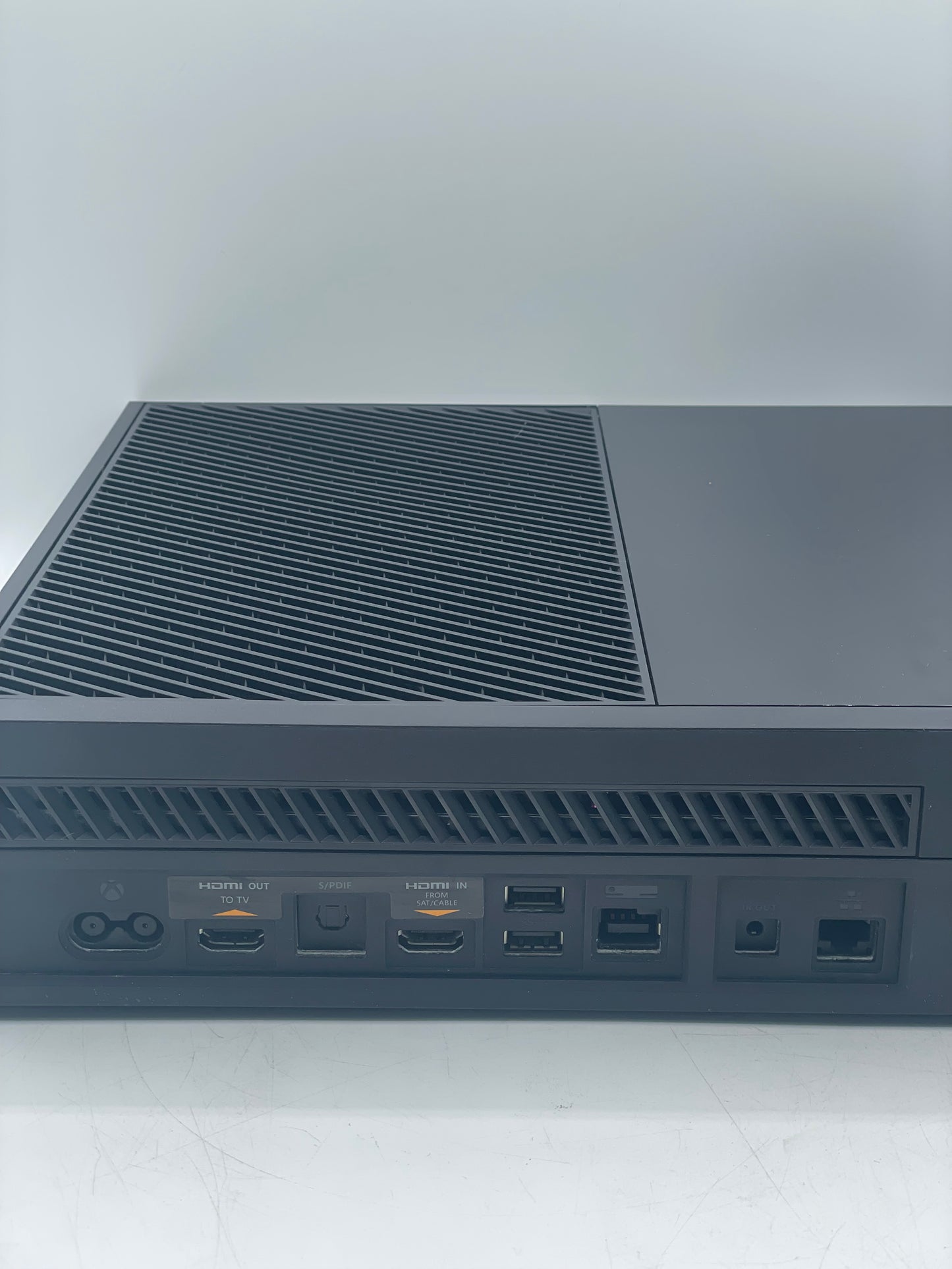 Microsoft Xbox One 2013 (Model 1540) - 500GB - Used - Fully Functional