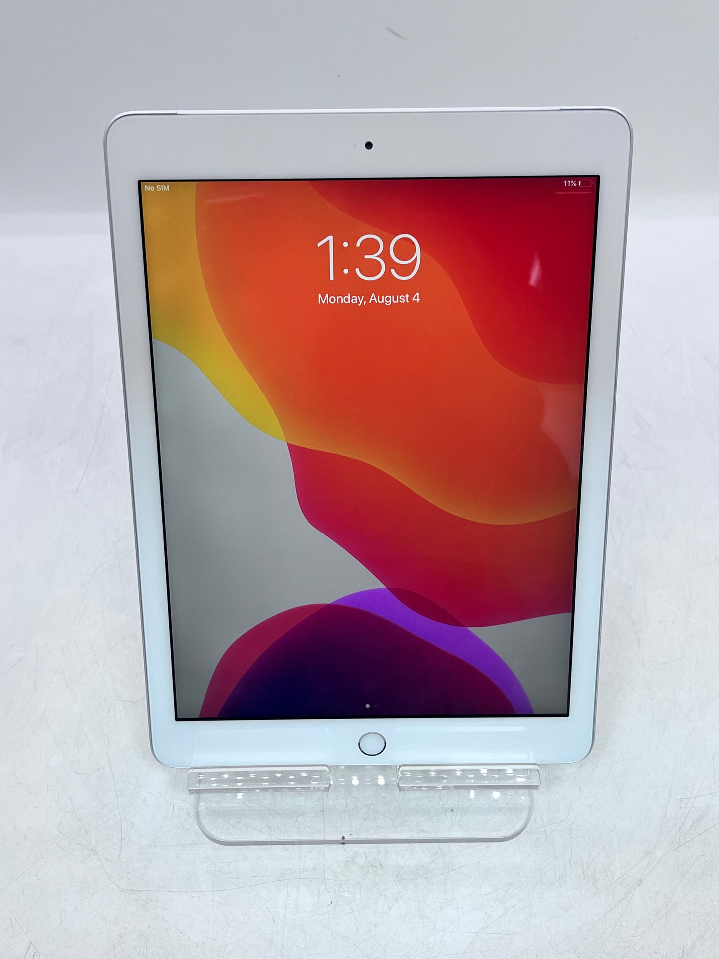 Unlocked  Apple iPad (6th Gen) A1954 MR6P2LL/A 32GB White Great Condition