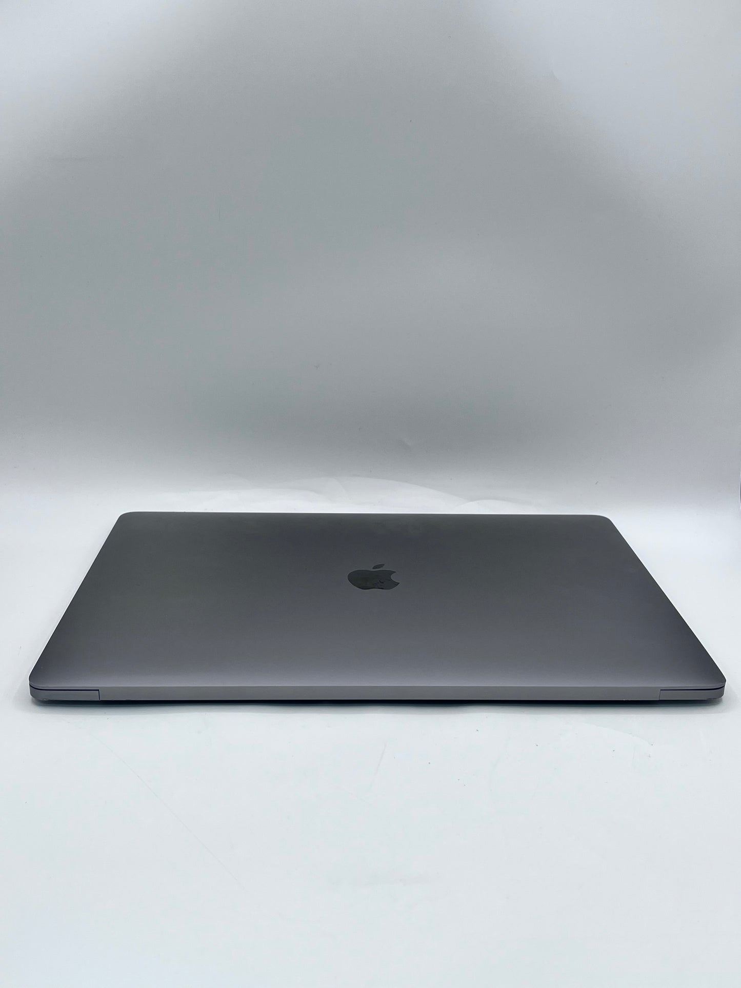 Apple MacBook Pro 15" A1990 256GB 16GB 2018 - Silver READ