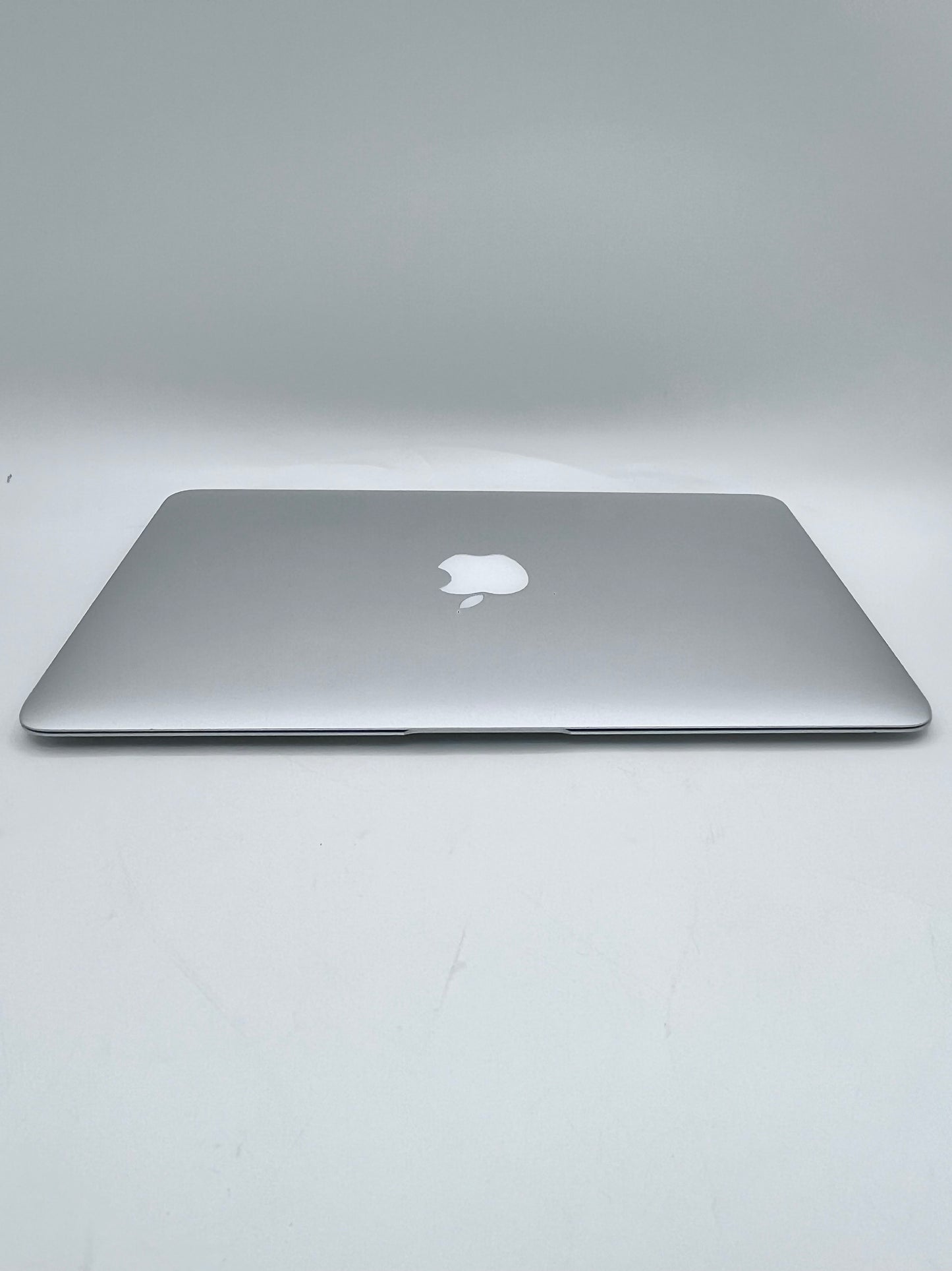 Apple MacBook Air 11" A1465 2014 4GB 128GB Core i5 Silver