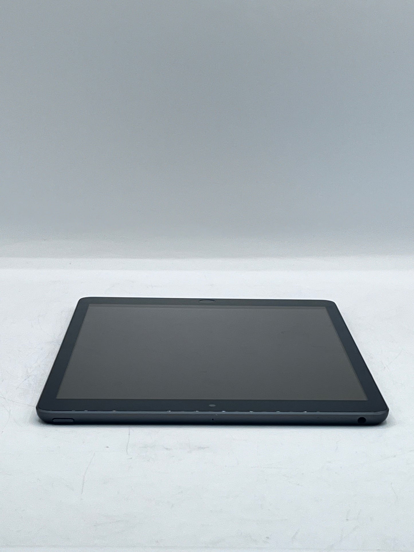 Apple iPad 9th Gen. 10.2 in - A2602 MK2K3LL/A 64GB - Space Gray