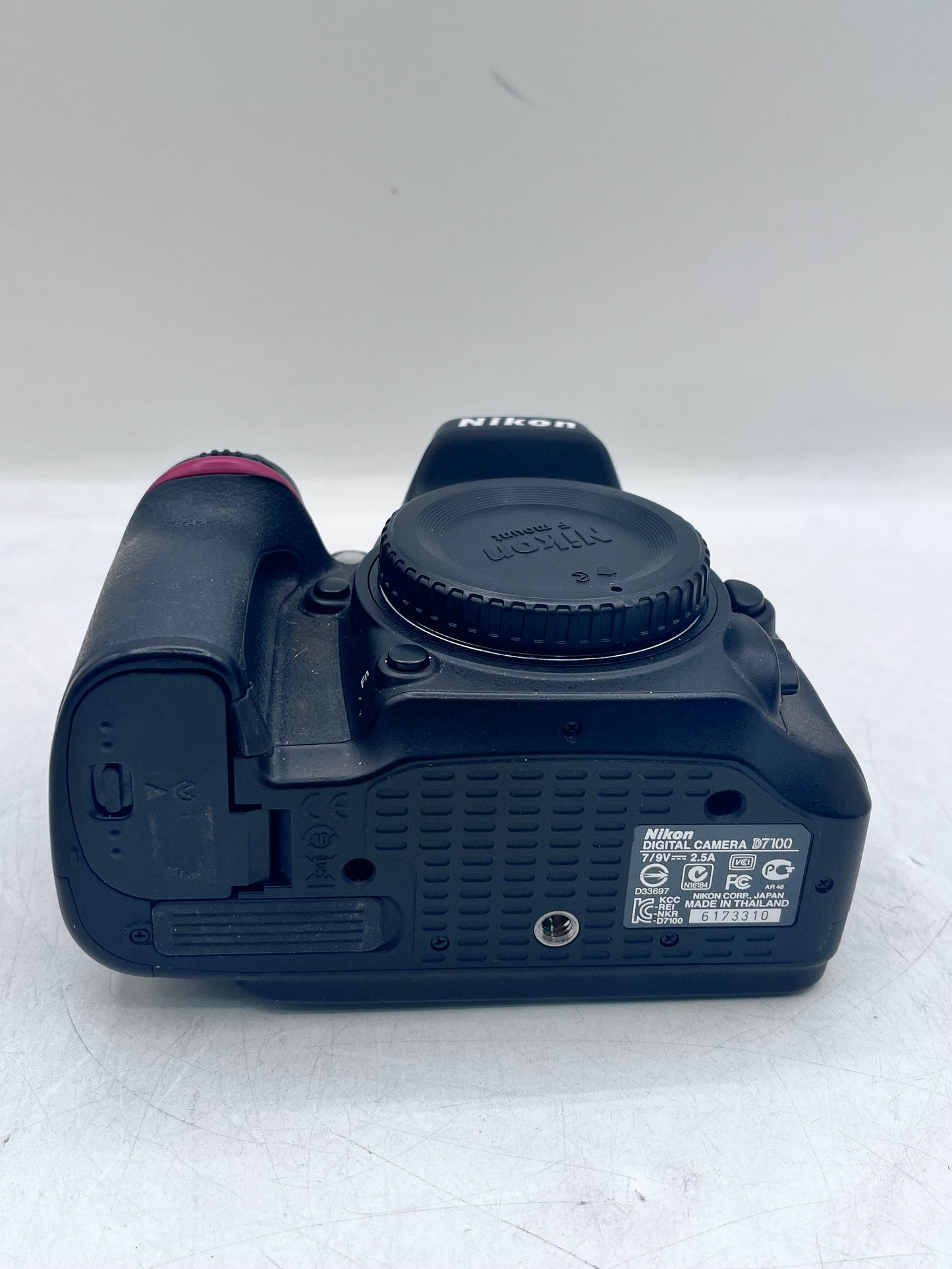 Nikon D7100 24.1MP Digital SLR Camera - Black Manual Focus Only