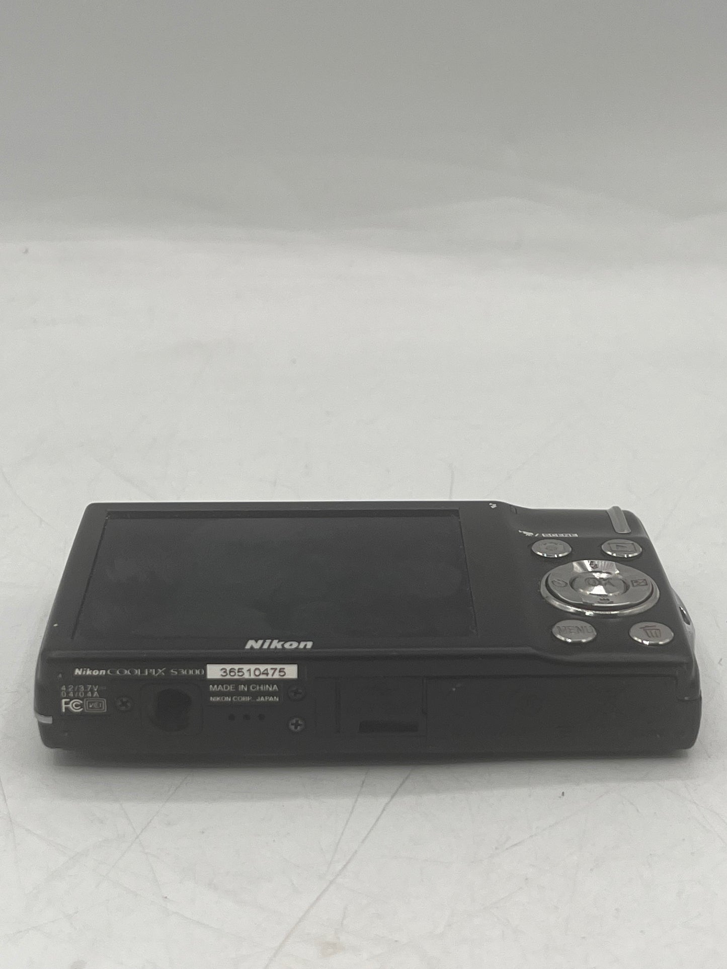 Nikon Coolpix S3000 Digital Camera - Black NO CHARGER