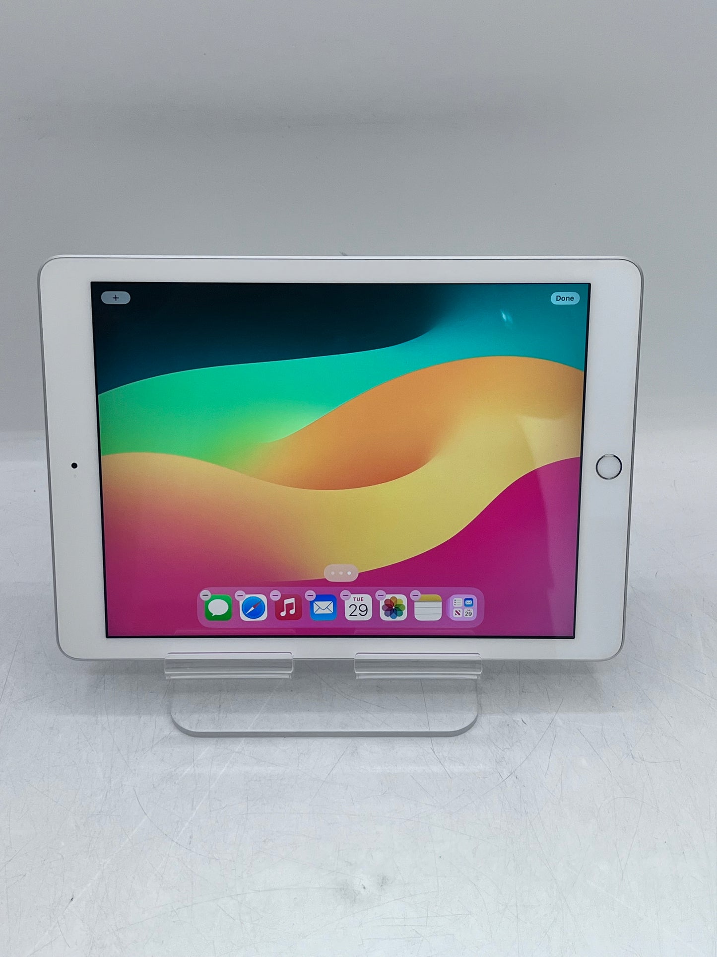 Apple iPad 6th Gen A1893 MR7K2LL/A 128GB Wi-Fi - Silver