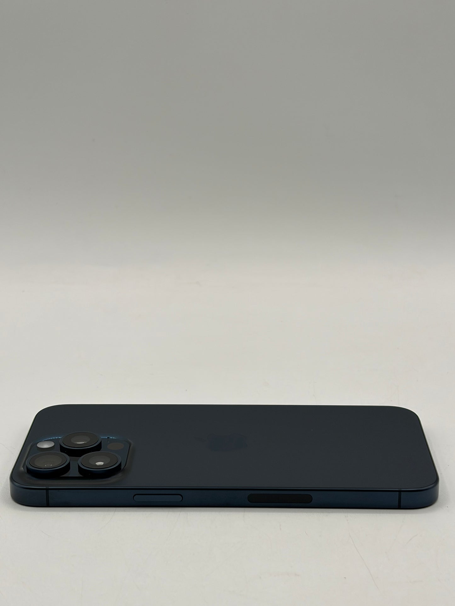 Unlocked Apple iPhone 15 Pro Max 256GB A2849 NU693LL/A - Blue 100% BH Near Mint