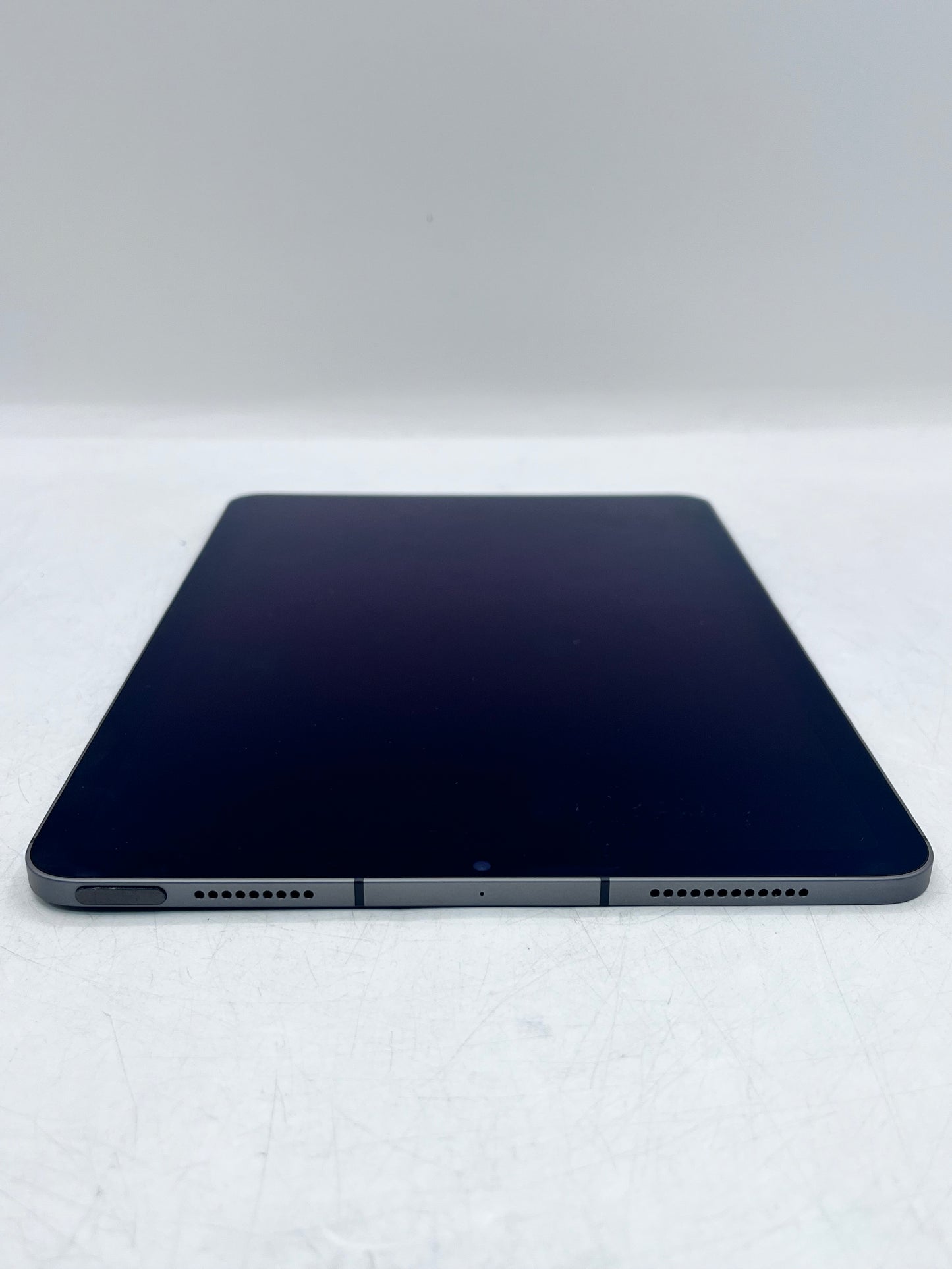 Apple iPad Air Unlocked (5th Generation) 64GB Space Gray Wi-Fi + Cellular A2589