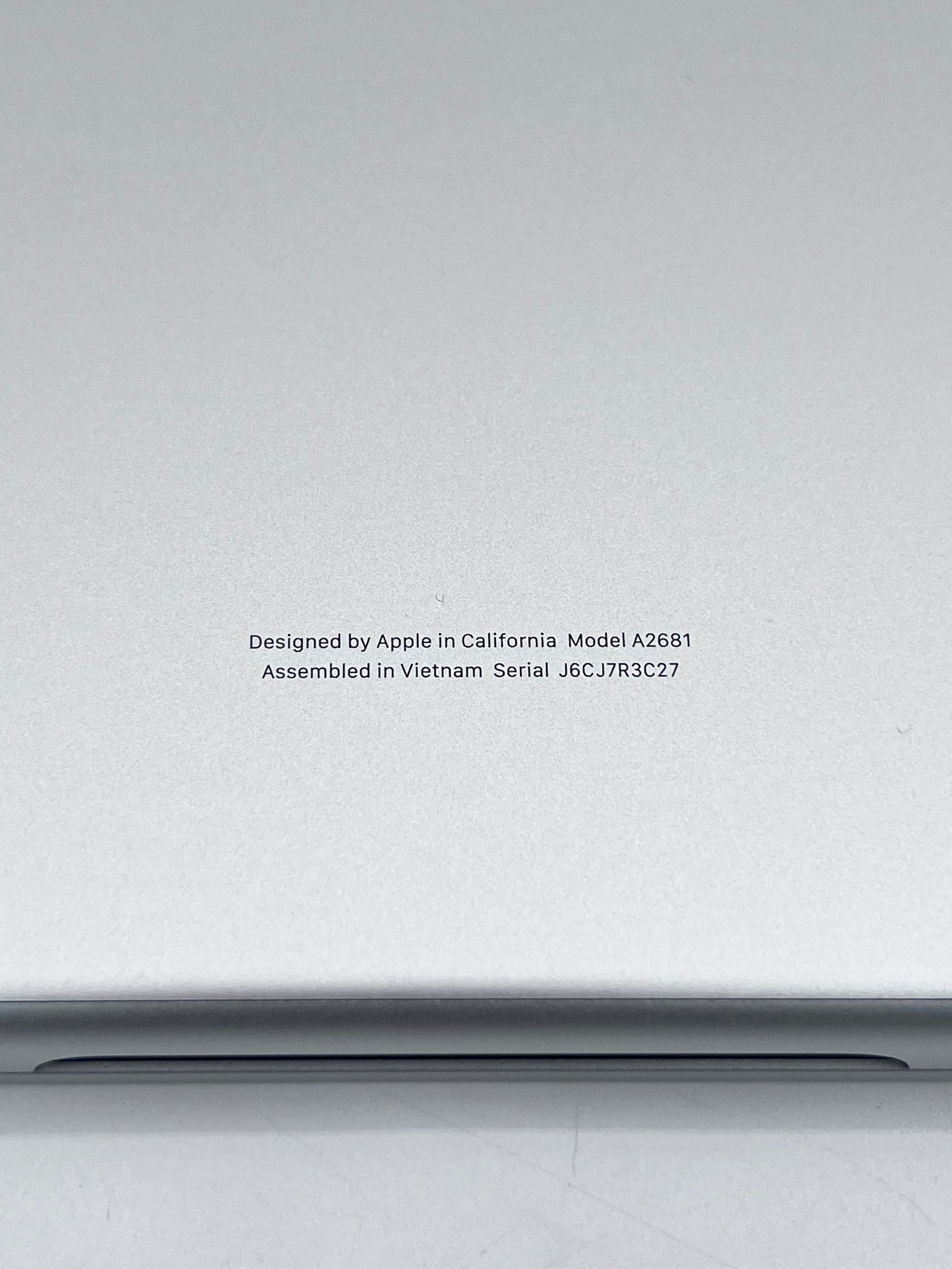2022 Apple MacBook Air 13.3" M2 8GB 256GB A2681 REMOTELY MANAGED