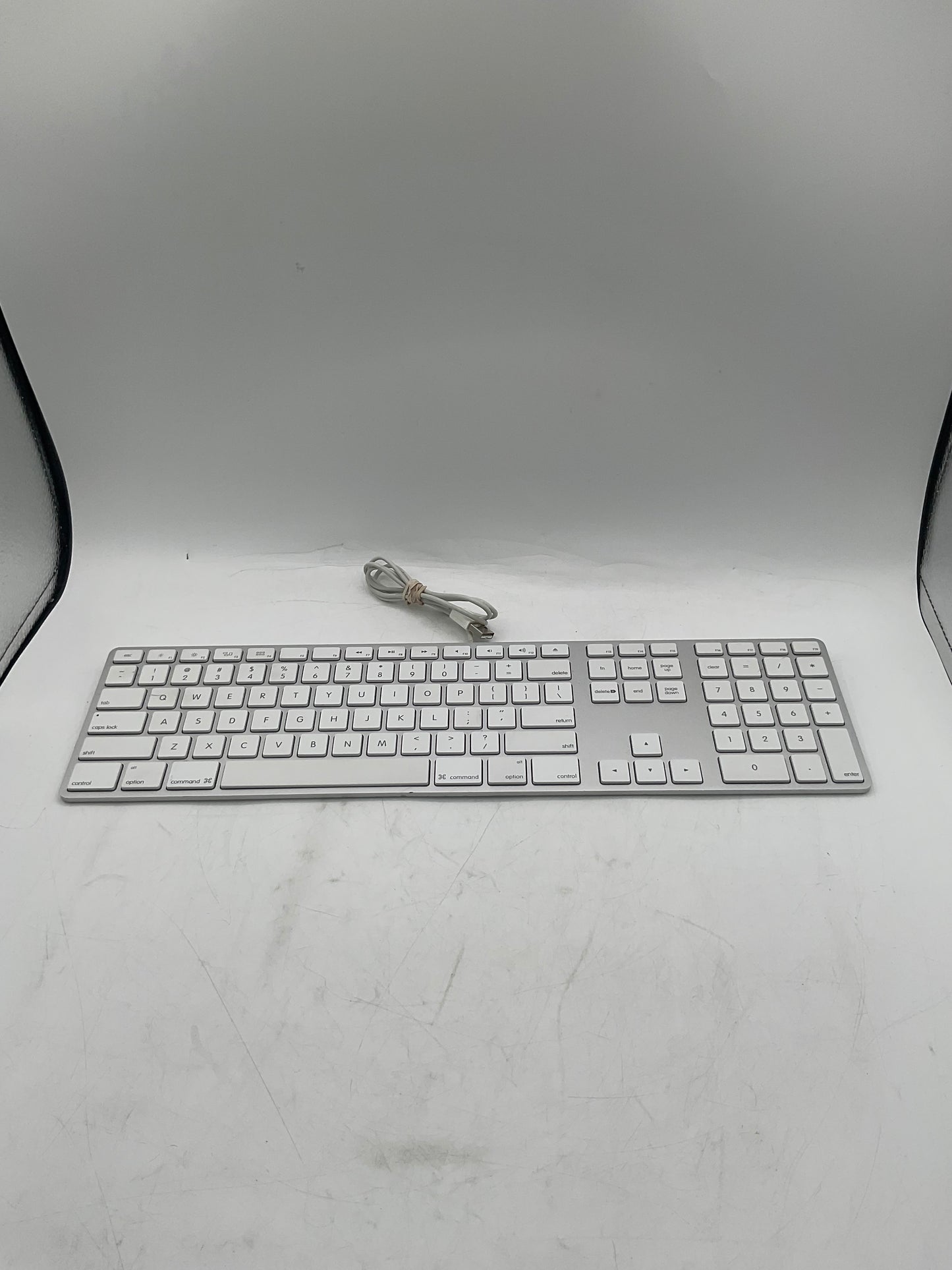 Apple USB Wired Keyboard With Numeric Keypad A1243 - Black