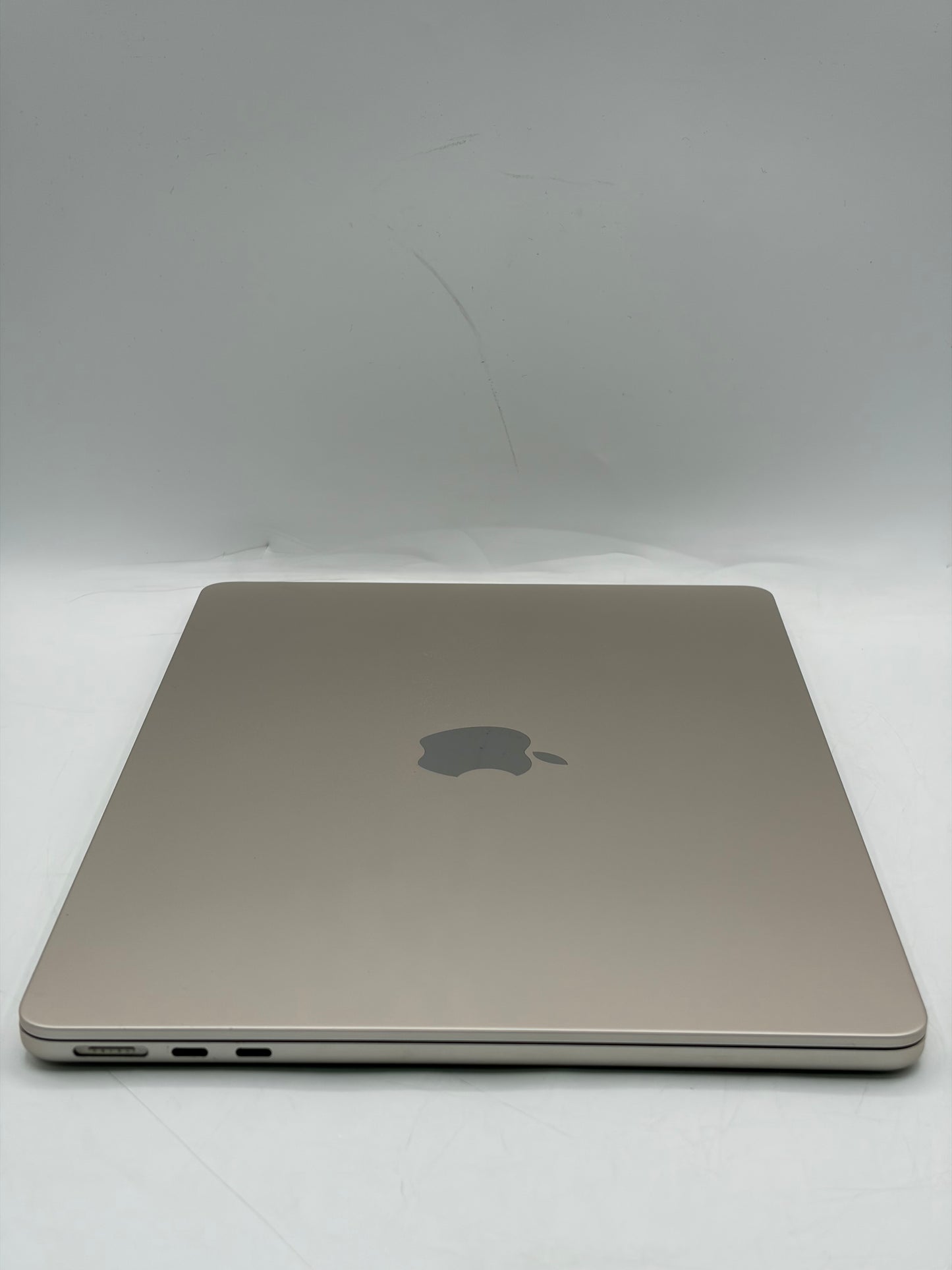 2022 Apple MacBook Air 13" M2 8GB RAM 256GB SSD A2681 MLY33LL/A Starlight