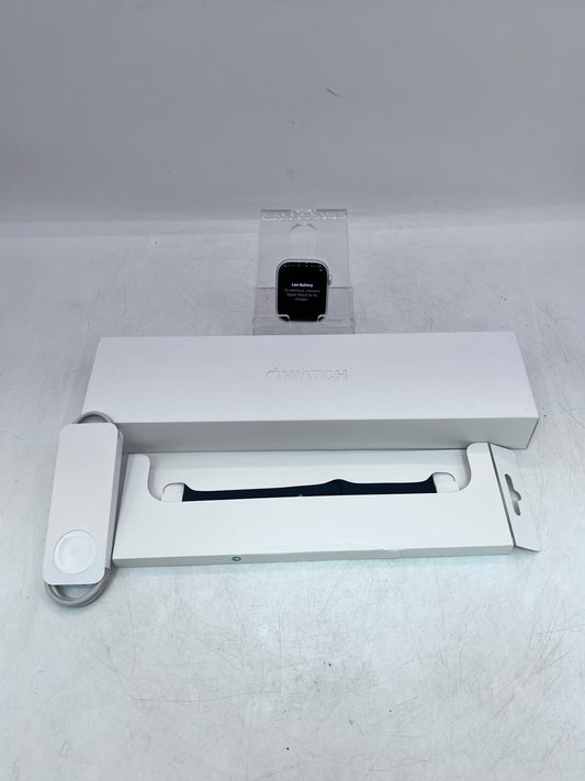 Apple Watch Series 8 45mm GPS A2771 MP6T3LL/A - Silver Aluminum