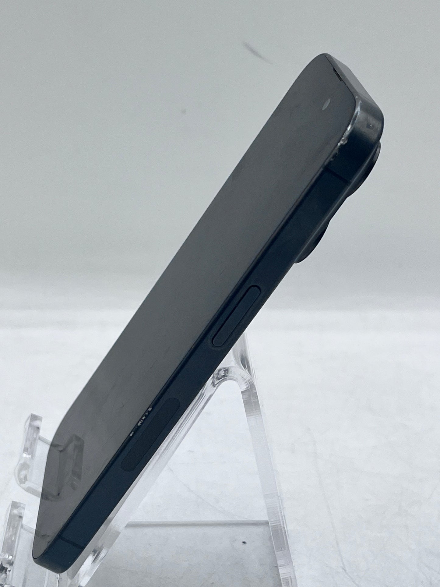 Unlocked Apple iPhone 15 Pro 256GB A2848 MTQR3LL/A Black Titanium
