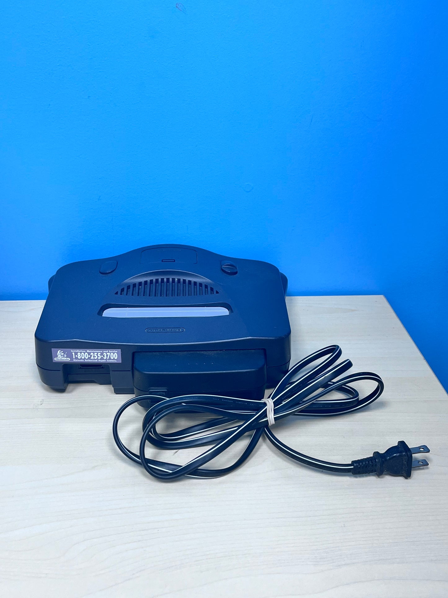 Nintendo 64 N64 1996  Video Game System with 2 Controllers Space Gray