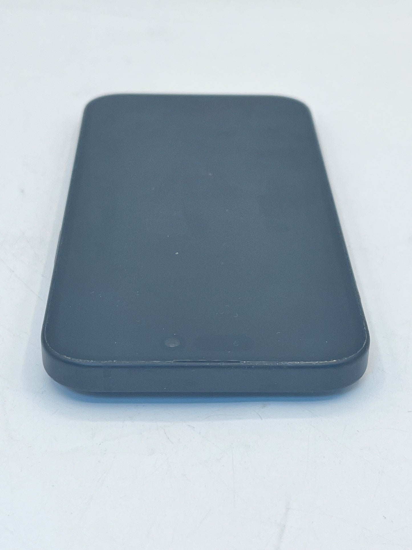 Unlocked Apple iPhone 15 6.1" MTLV3LL/A A2846 128GB - Black