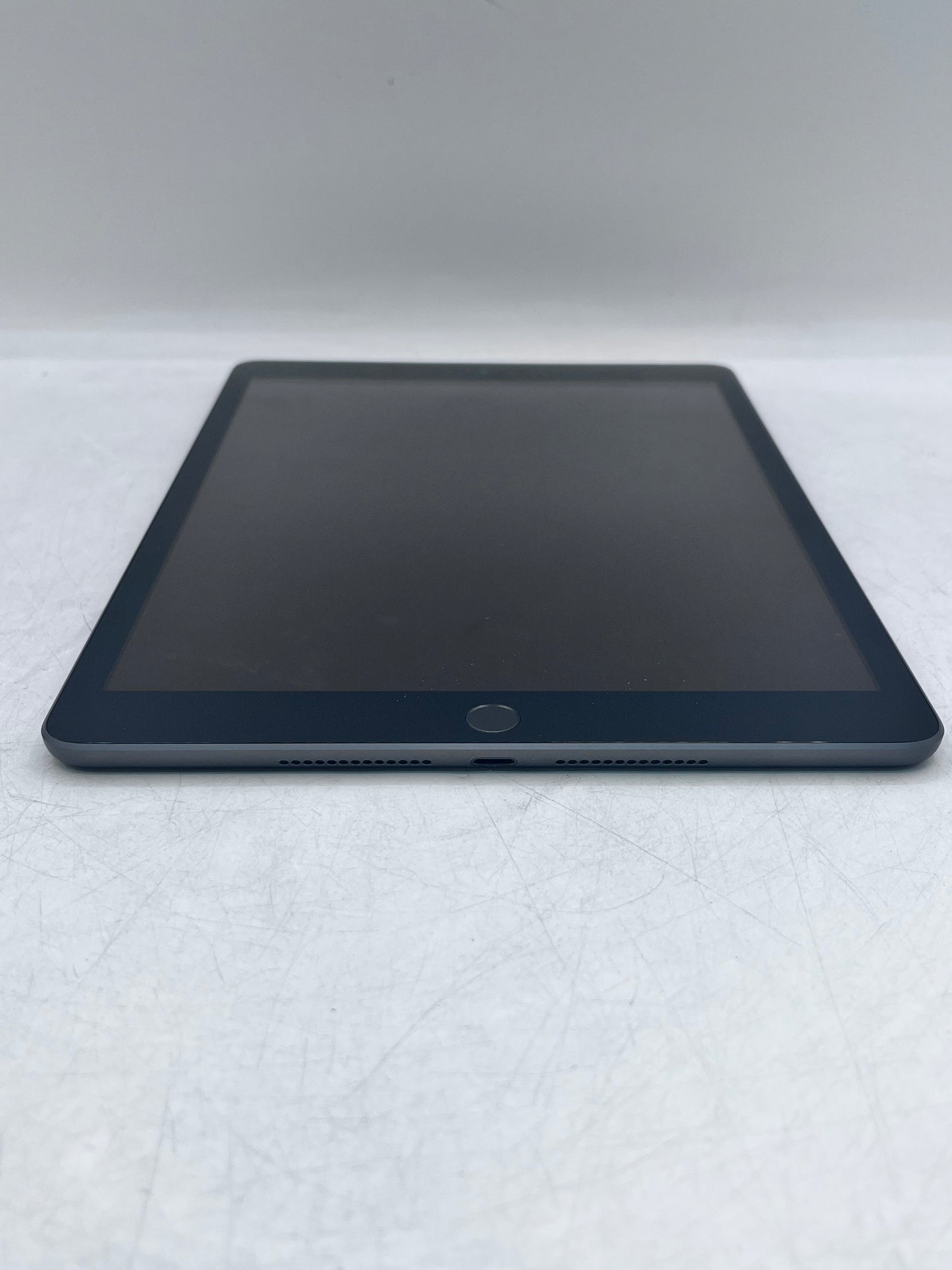 Unlocked Apple iPad 7th Gen A2200 MW6W2LL/A 128GB Wi-Fi -  Space Gray READ