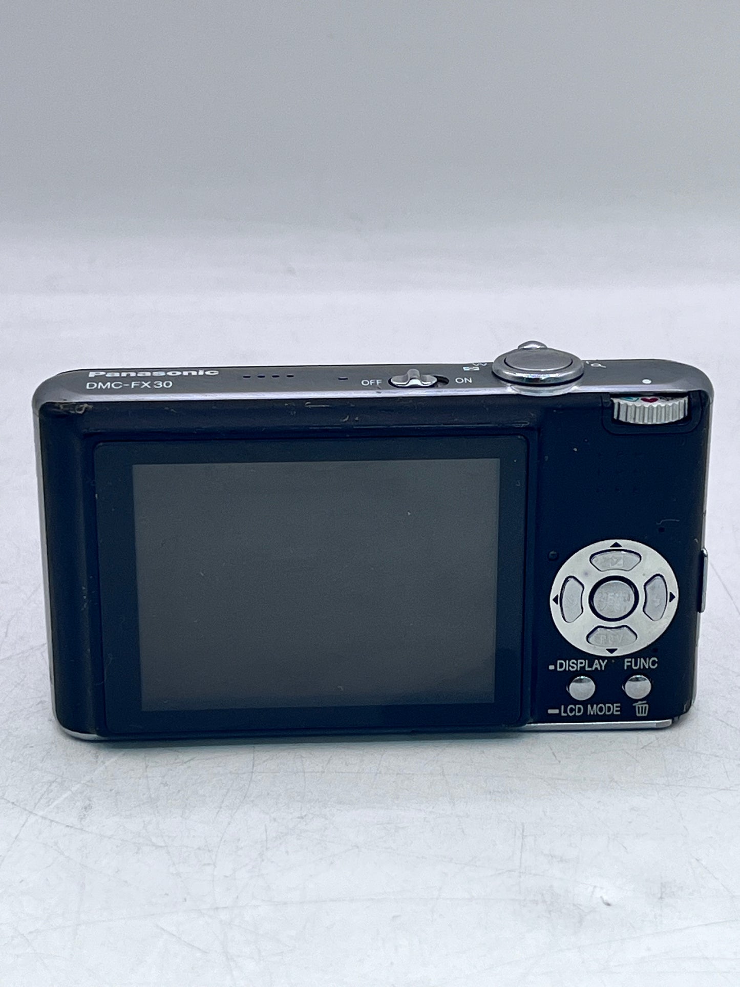 Panasonic LUMIX DMC-FX30 7.2MP Digital Camera - Silver