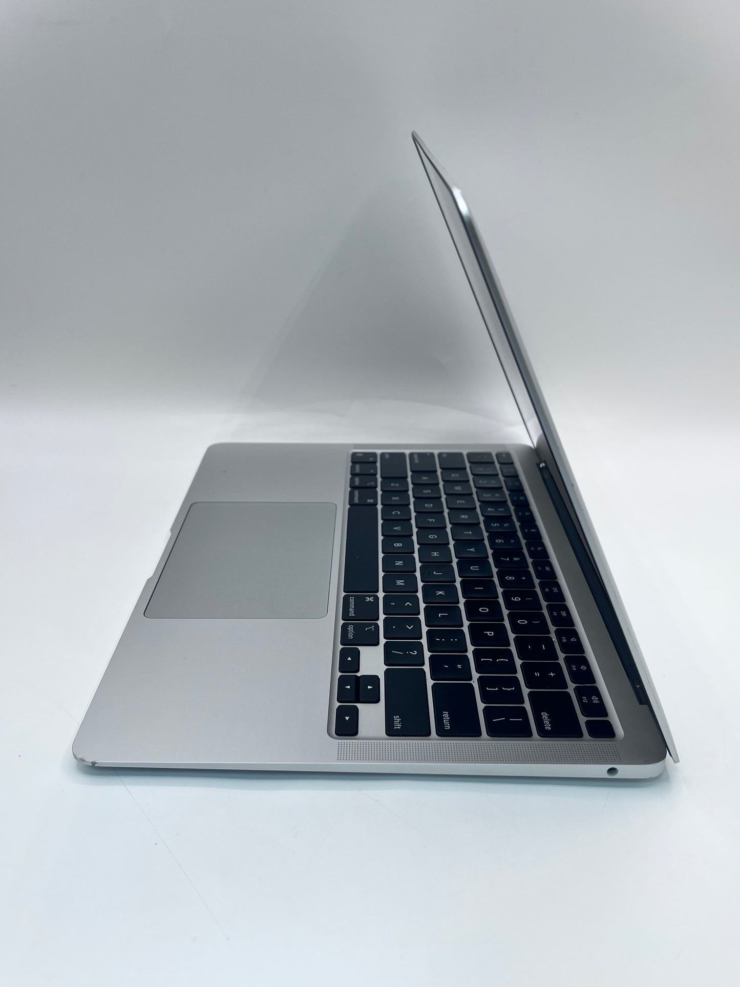 2020 Apple MacBook Air 13.3" M1 7C 8GB 256GB A2337 REMOTELY MANAGED