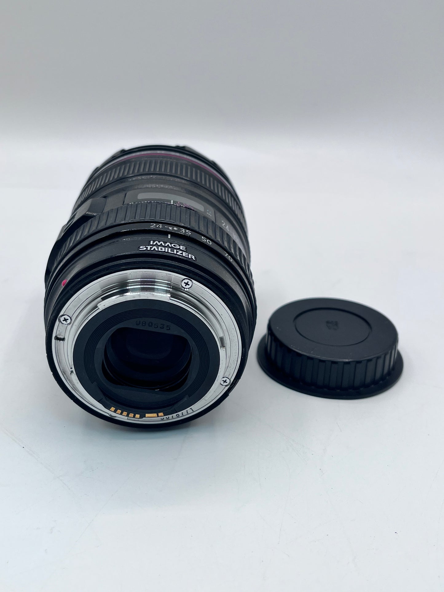 Canon EF 24-105mm F/4L IS USM Zoom Lens with Caps and Carrying Case READ