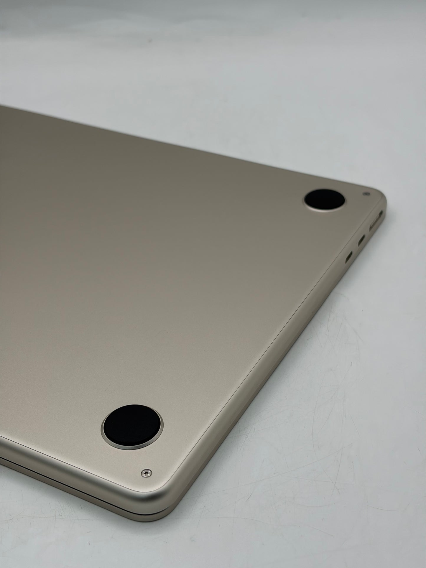 2022 Apple MacBook Air 13" M2 8GB RAM 256GB SSD A2681 MLY33LL/A Starlight