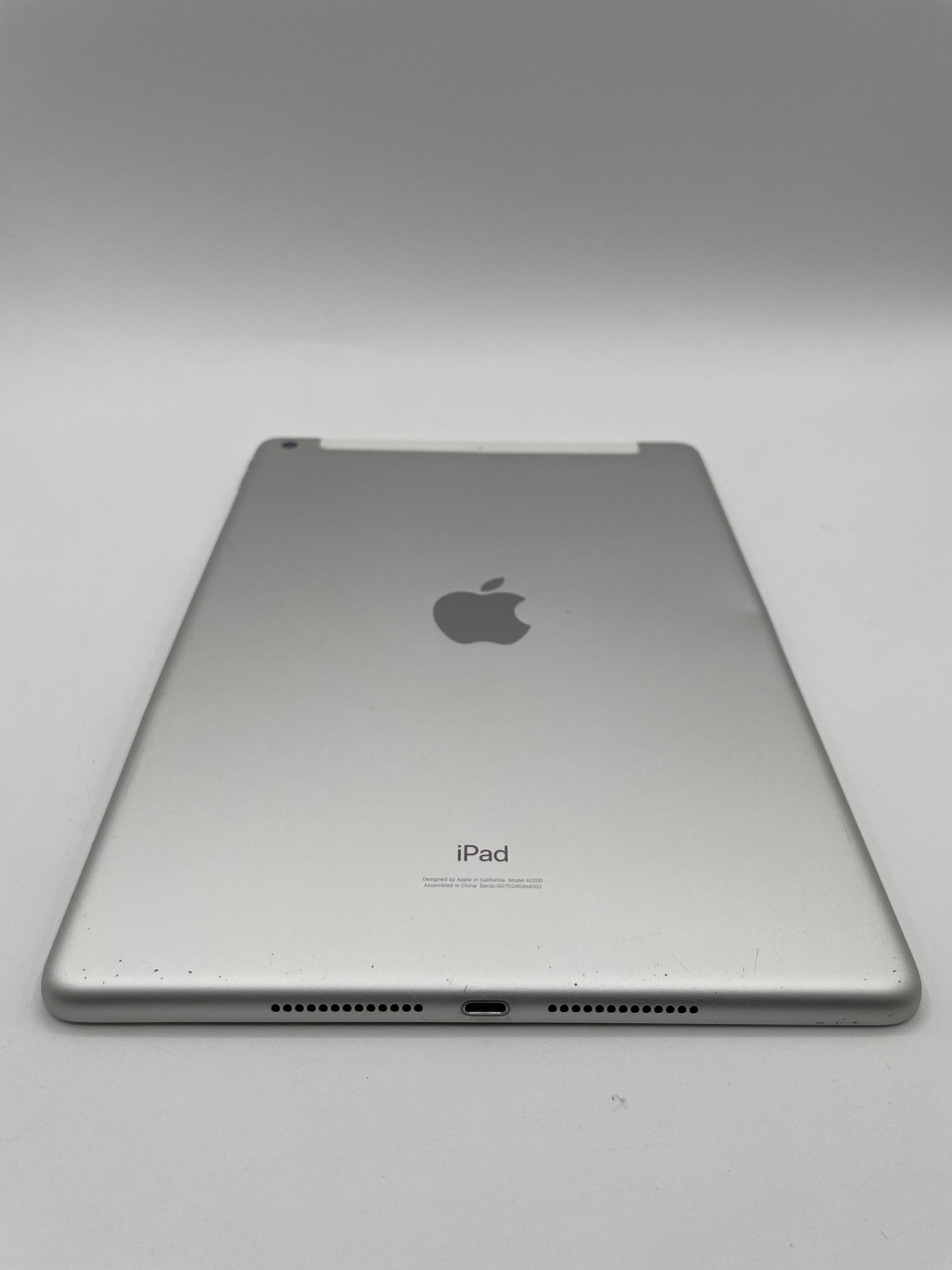 Unlocked Apple iPad (7th Gen) A2200 MW6X2LL/A 32GB - Silver READ