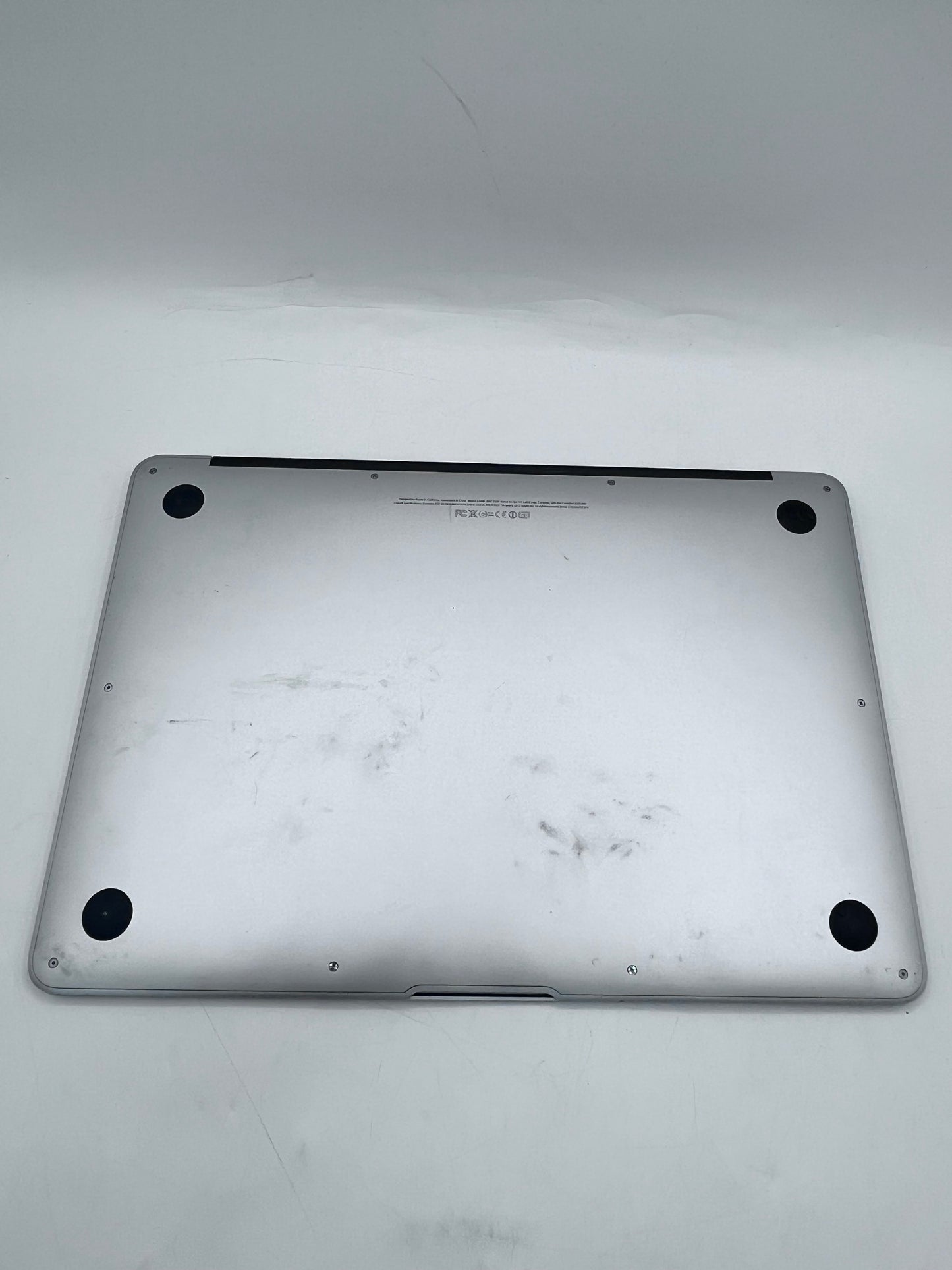 2012 Apple MacBook Air 13" A1466 4GB 64GB Silver Broken FOR PARTS ONLY