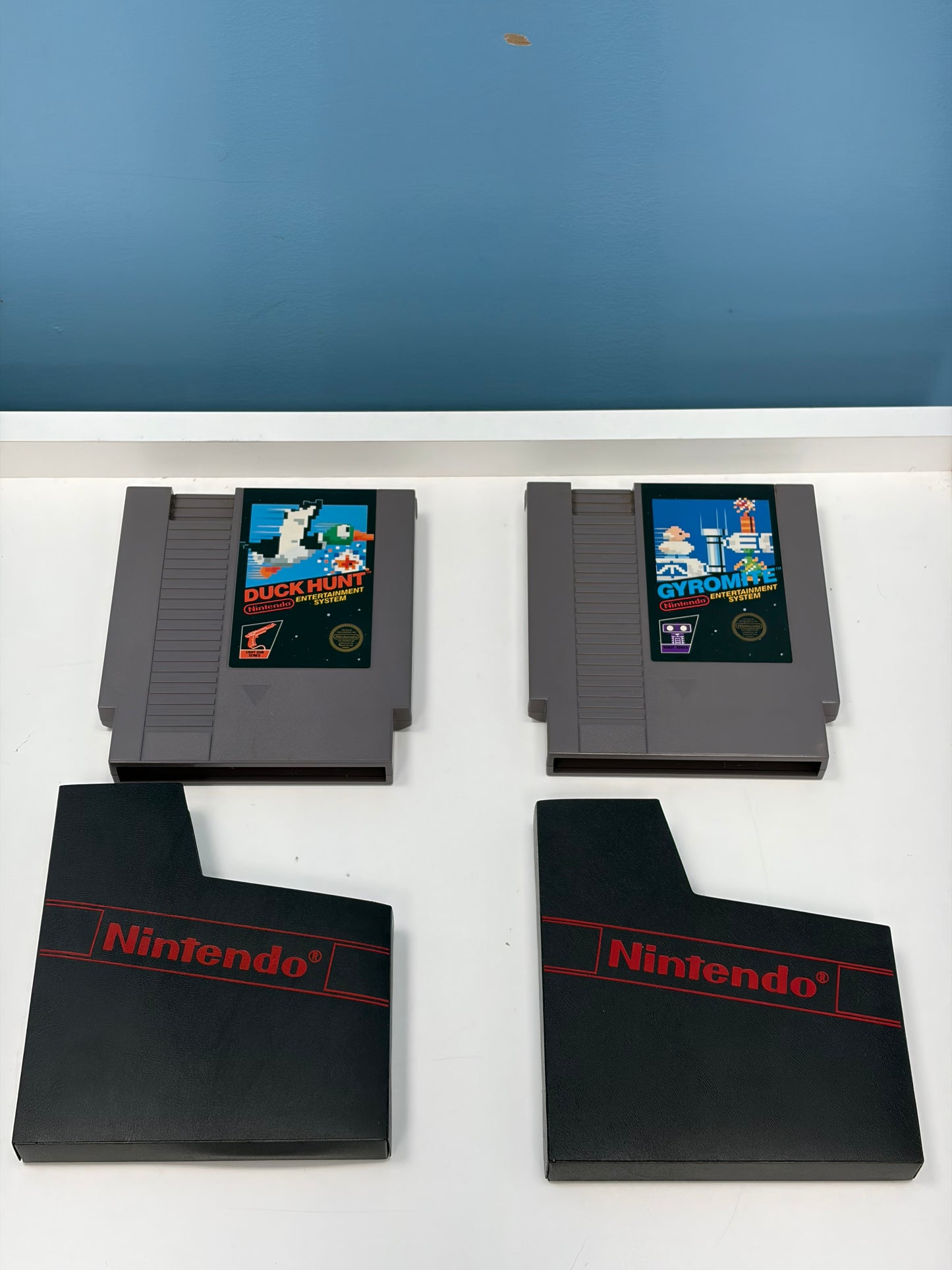 Nintendo NES Bundle NES-001 1985 Console, NES R.O.B. NES-005 Zapper and Extras