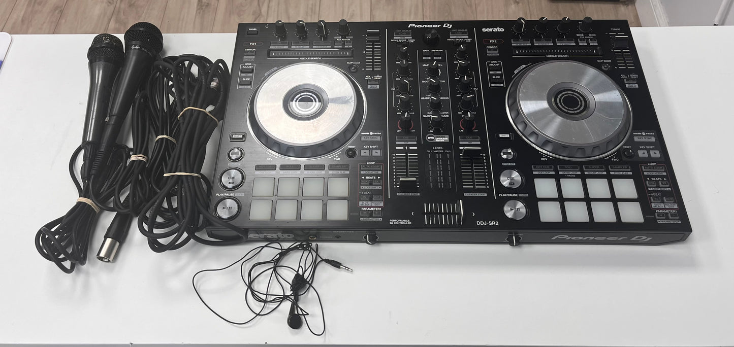 Pioneer DDJ SR2 DJ Mixer w/ Wires, 2 Microphones and Carrying Case Tested Free Shipping
