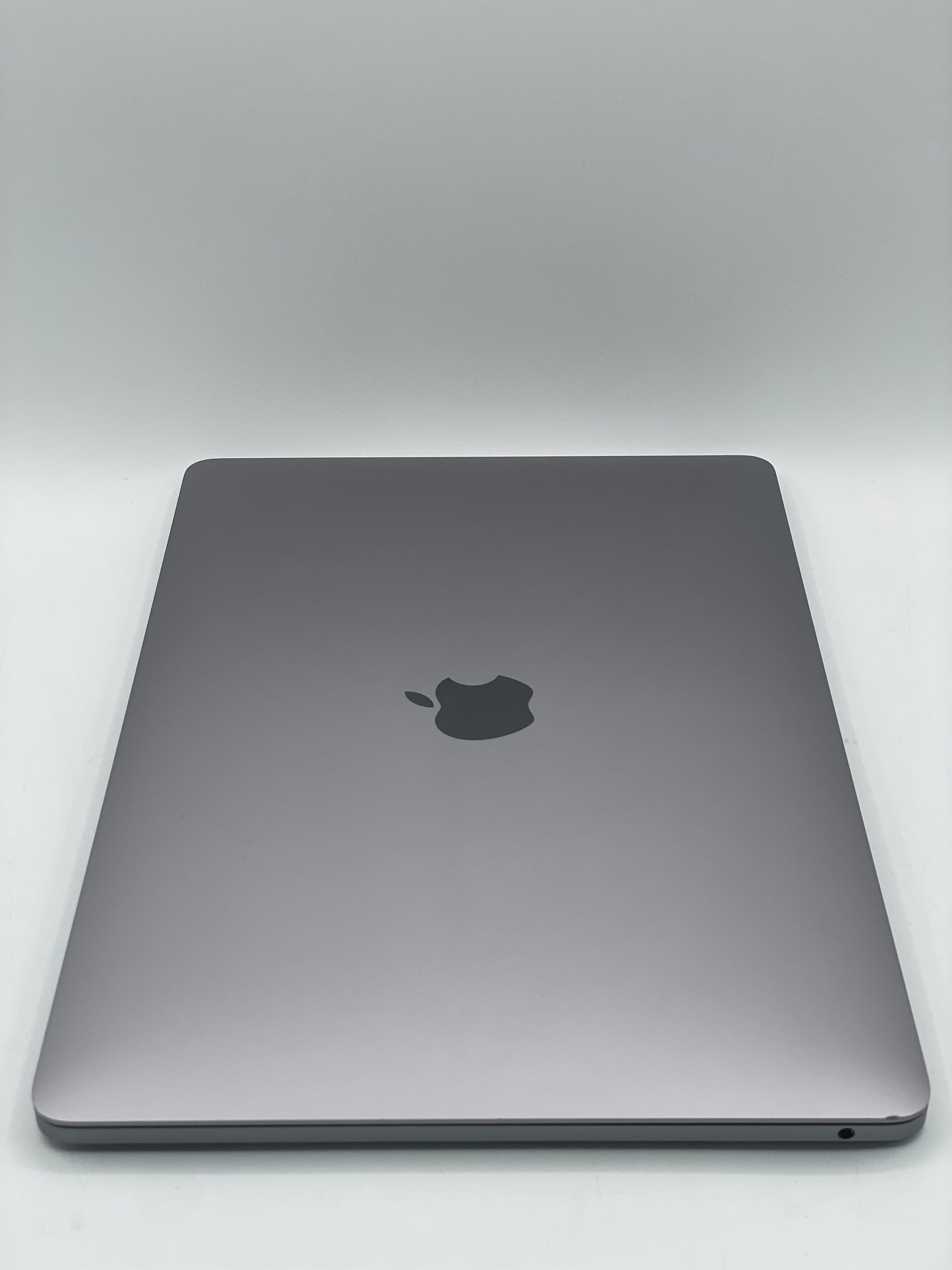 2020 Apple MacBook Pro 13.3" A2338 MYD82LL/A 8C M1 8C GPU 8GB 256GB Space Gray