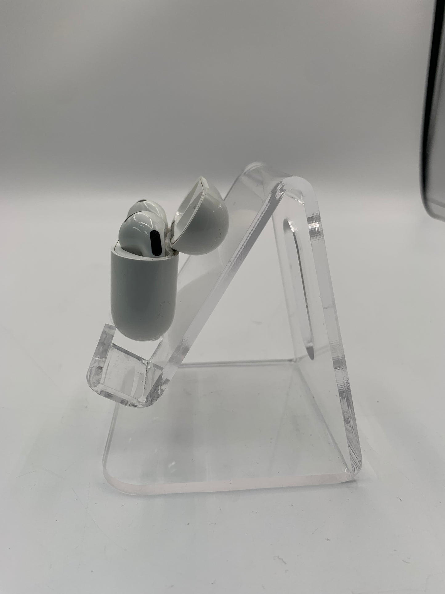 Apple AirPods (4th Gen)  MXP93LL/A A3058 A3059 A3053 -  Complete Set