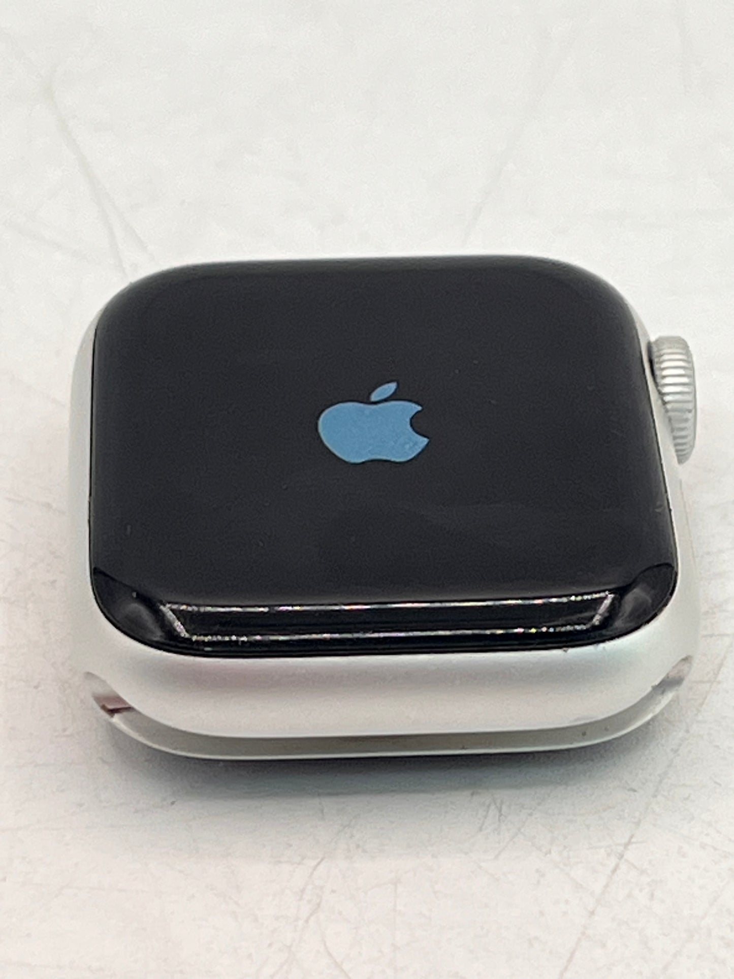 Apple Watch Series 4 GPS A1977 (2018) 40mm Aluminum Smart Watch Silver