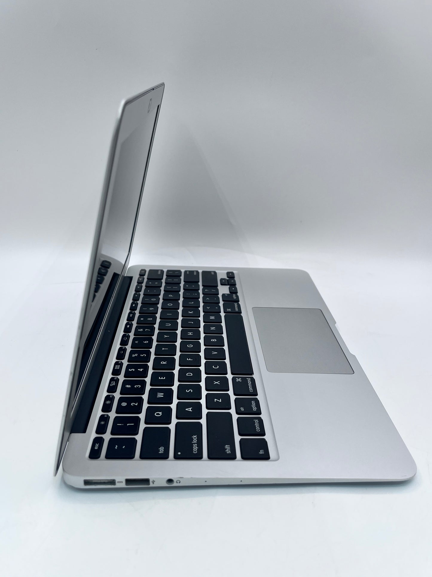 Apple MacBook Air 11" A1465 2014 4GB 128GB Core i5 Silver