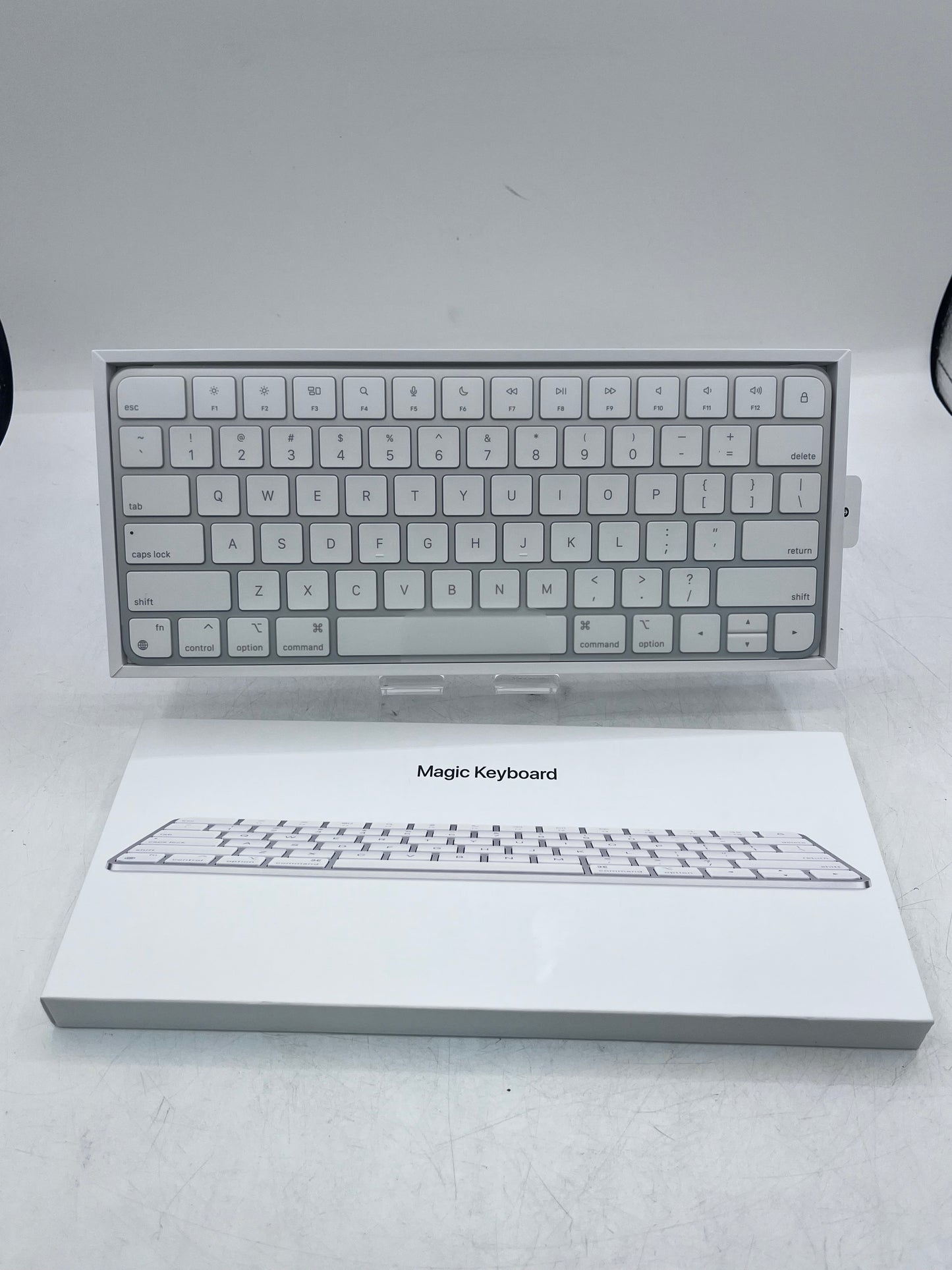 Apple Magic Keyboard A2450 MK2A3LL/A Wireless  - White