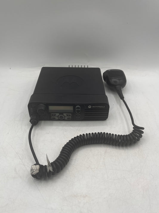 Motorola XPR4550 UHF HAM 403-470MHz Radio w Power Supply & Antennas - Black