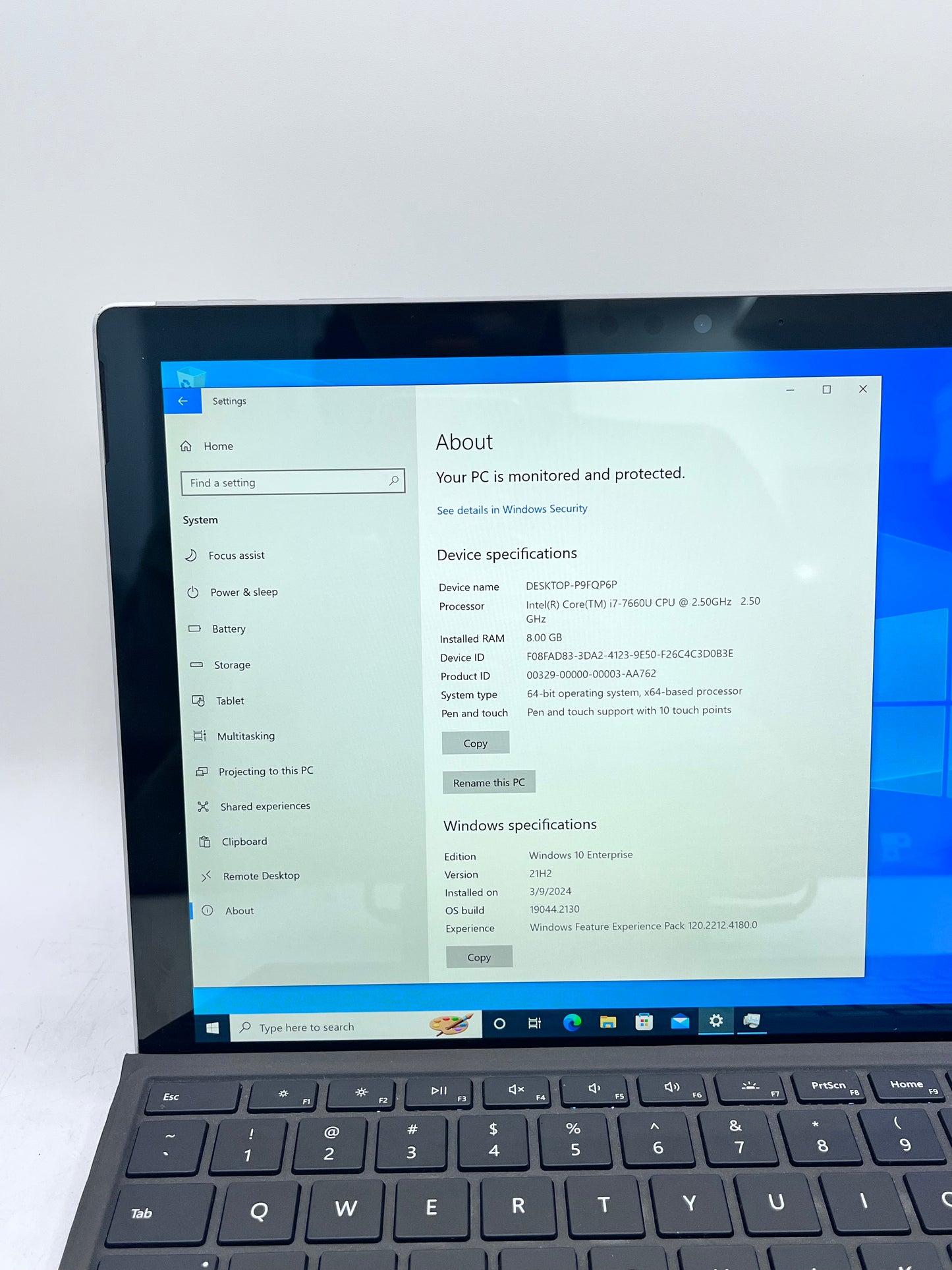 Microsoft Surface Pro 1796 12.3" Core i7-7660U 2.5GHz 8GB RAM 256GB