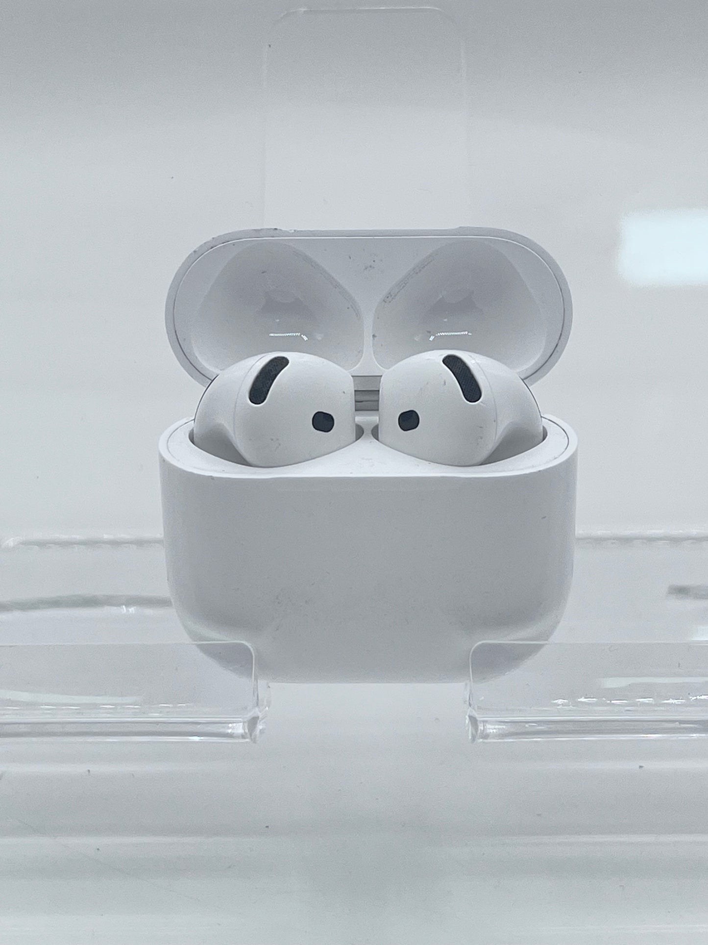 Apple Airpods 4th Gen Complete Set Bluetooth Headphones - White