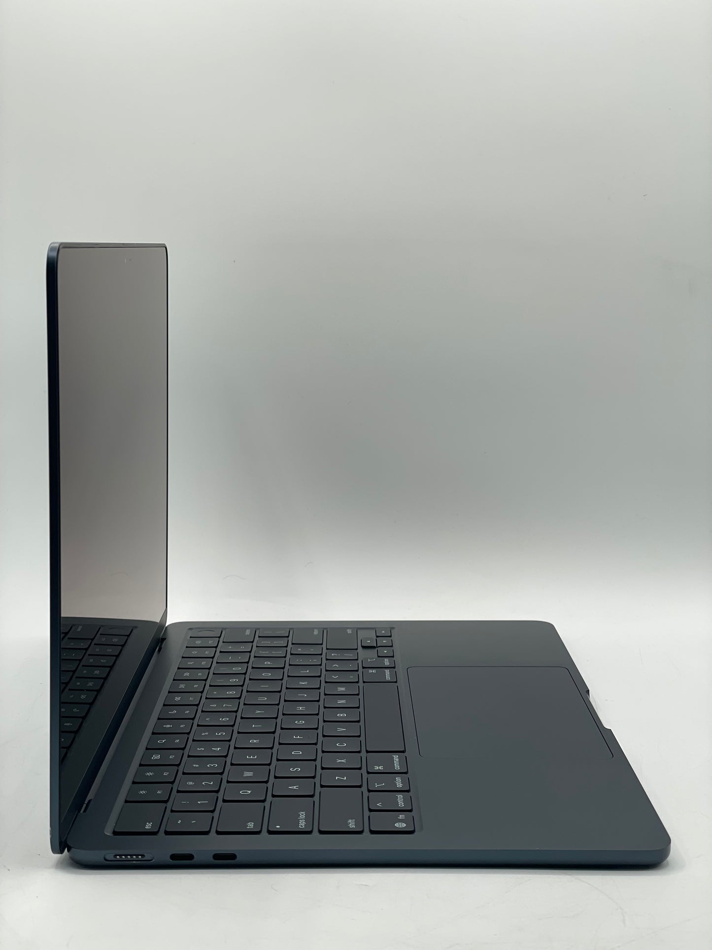 2025 Apple MacBook Air 13" M4 8C GPU 16GB 256GB A3240 Midnight 9 Cycle Count