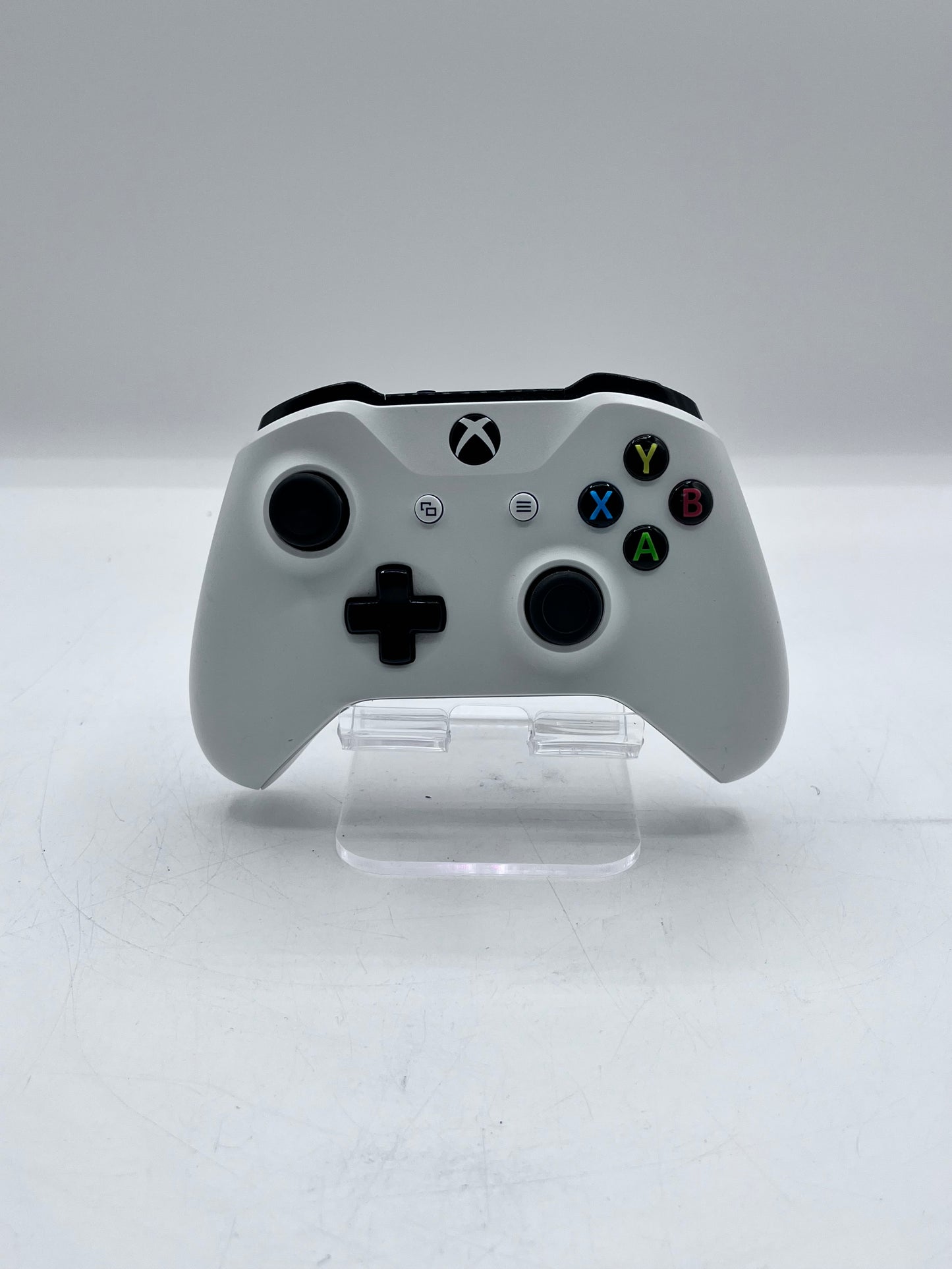 Microsoft Xbox One X 2017 - 1TB - Fully Functional - White - Used A