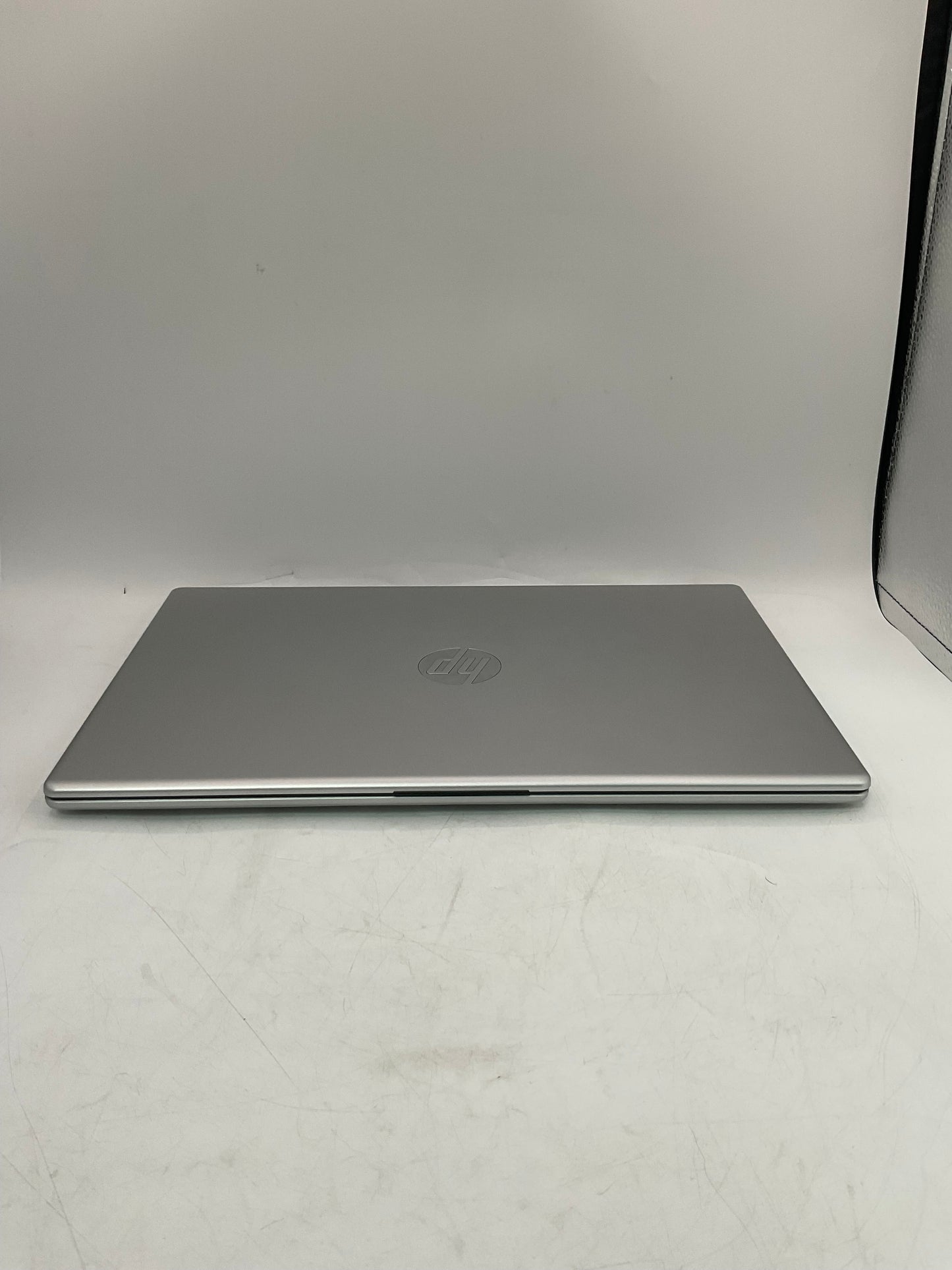 HP 15-fd0213nr 15" Laptop Core i3 8GB 256GB Silver NO OS