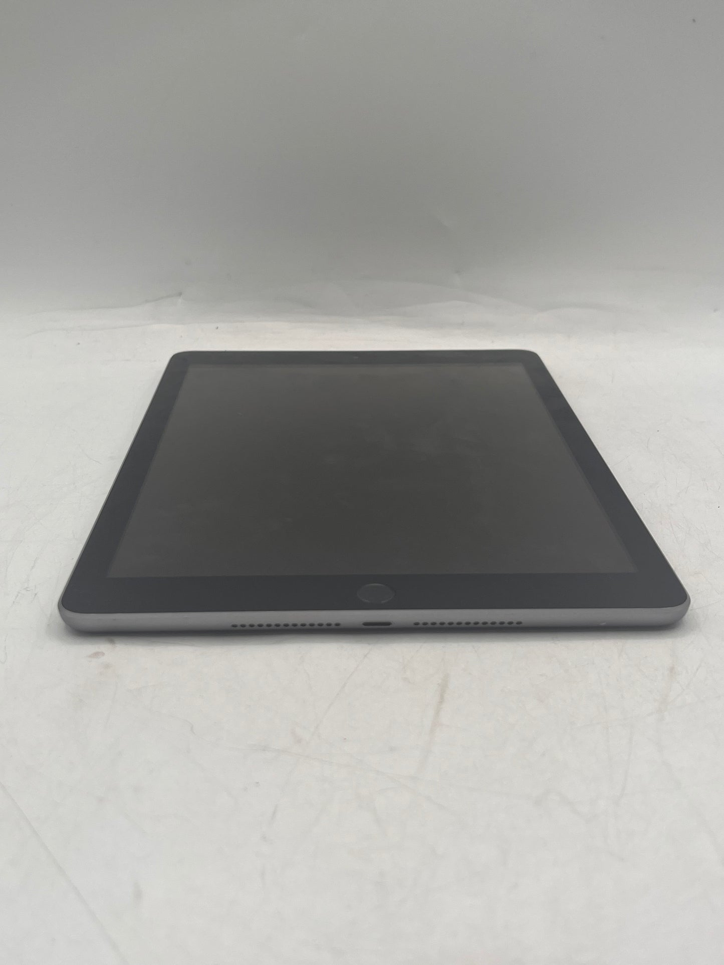 Apple iPad 6th Gen A1954 MR6N2LL/A 32GB WiFi + Cellular Unlocked Black Tablet