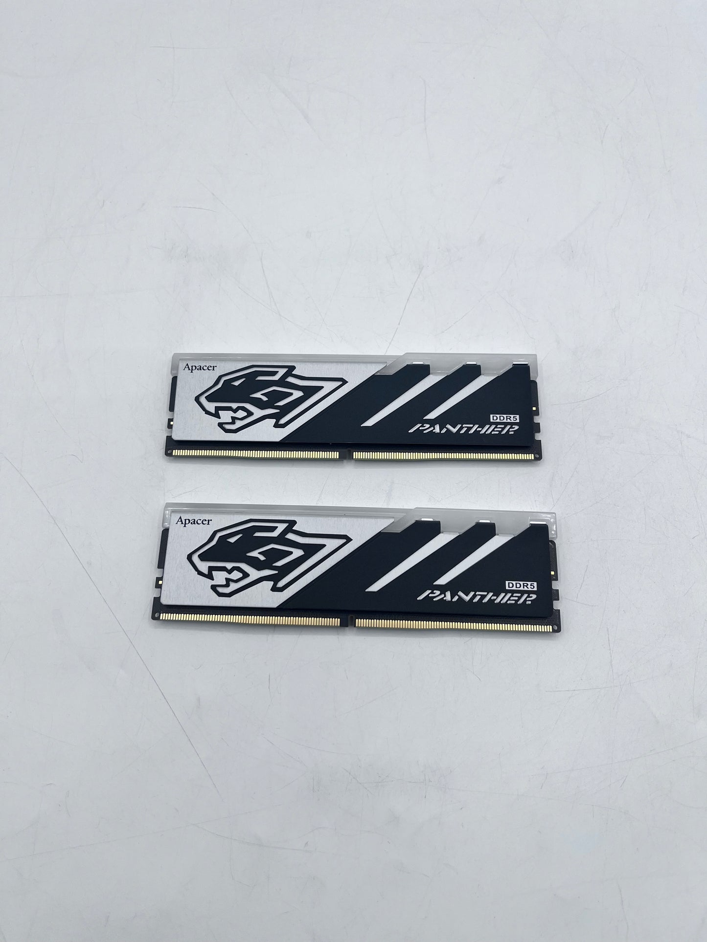 Apacer Panther 32GB DDR5 RAM 2x16GB RGB 5200MHz