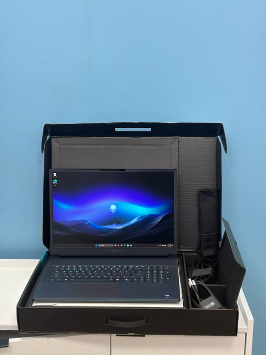 Dell Alienware 18 Area 51 Laptop Core U9 275HX 64GB 2TB RTX 5090 Blue MINT