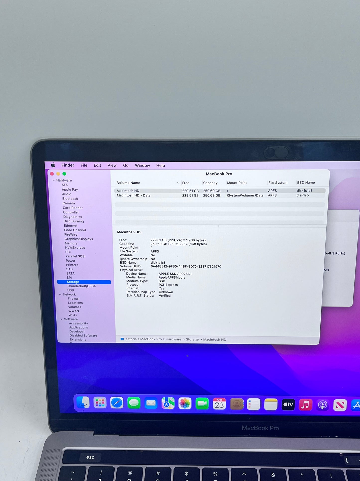 2017 Apple MacBook Pro A1706 13 Core i5 8GB 256GB Gray