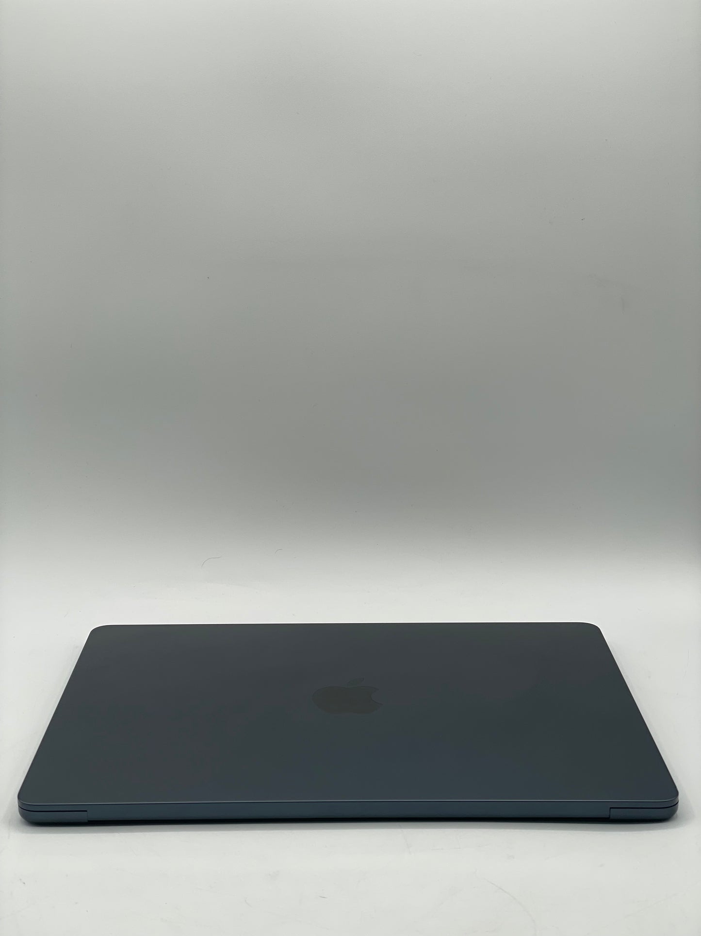 2025 Apple MacBook Air 13" M4 8C GPU 16GB 256GB A3240 Midnight 9 Cycle Count
