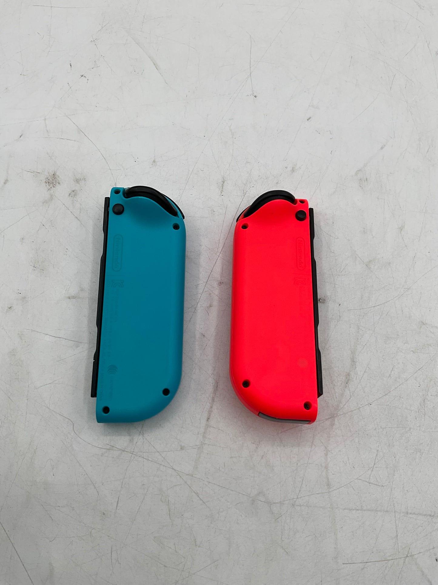 Nintendo Joy-Cons Pair Controller HAC-015/HAC-016 Neon Red/Blue