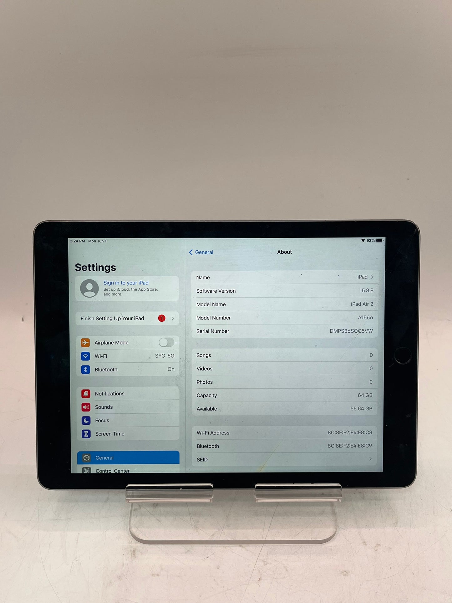 Apple iPad Air 2nd Gen A1566 64GB Wi‑Fi Only Tablet Space Gray Broken Screen
