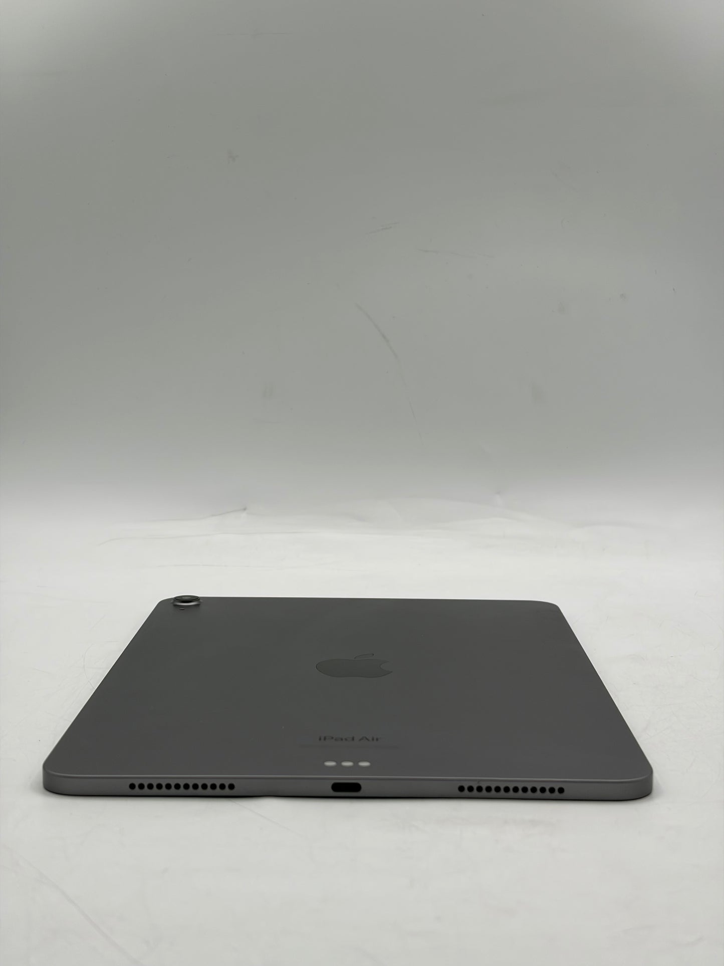 Apple iPad Air 11" 6th Gen 256GB A2902 MUWG3LL/A - Space Gray 97% Battery Health
