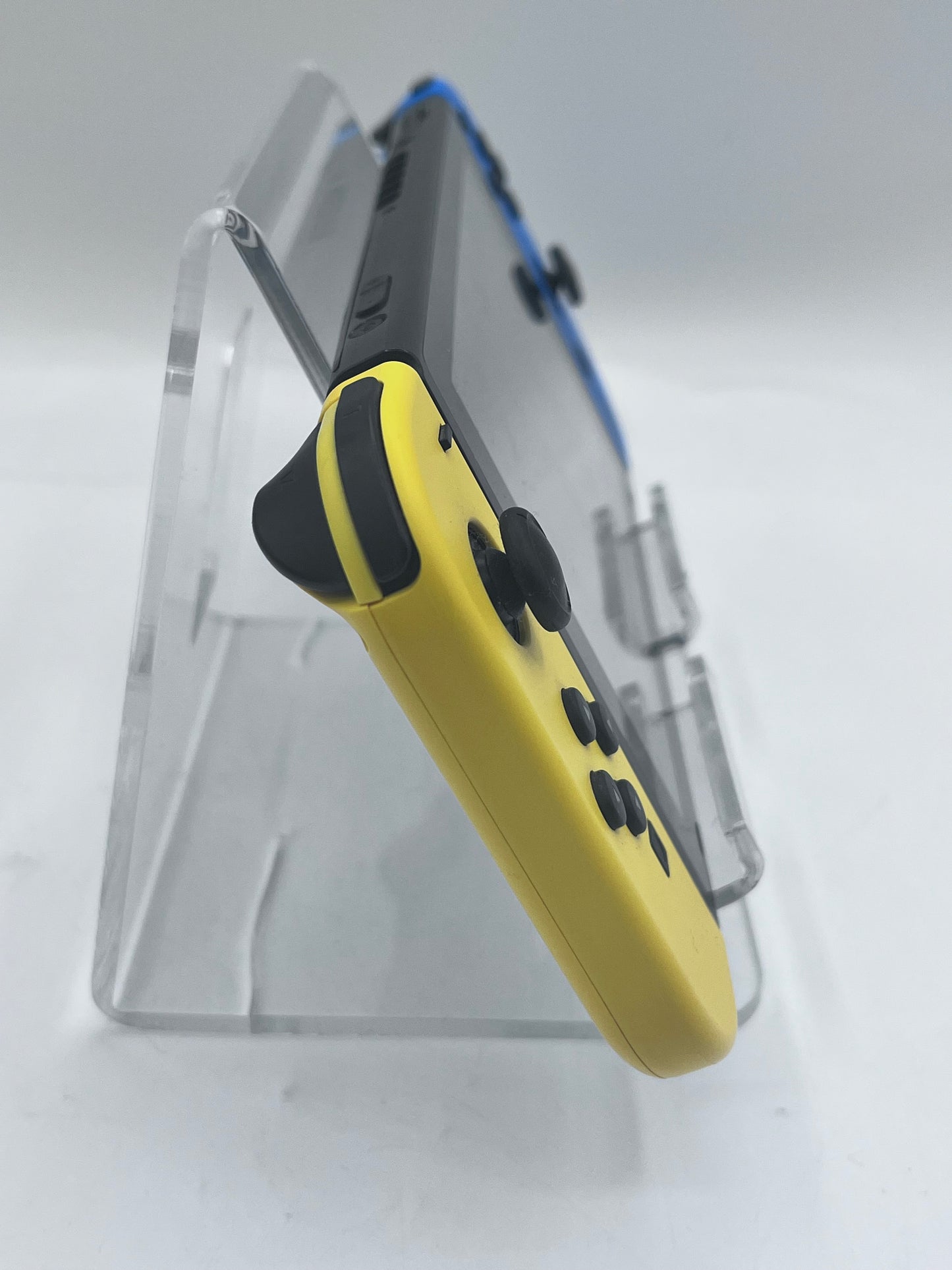 Nintendo Switch HAC-001(-01) Fortnite Wildcat Console Bundle - Yellow/Blue with Dock