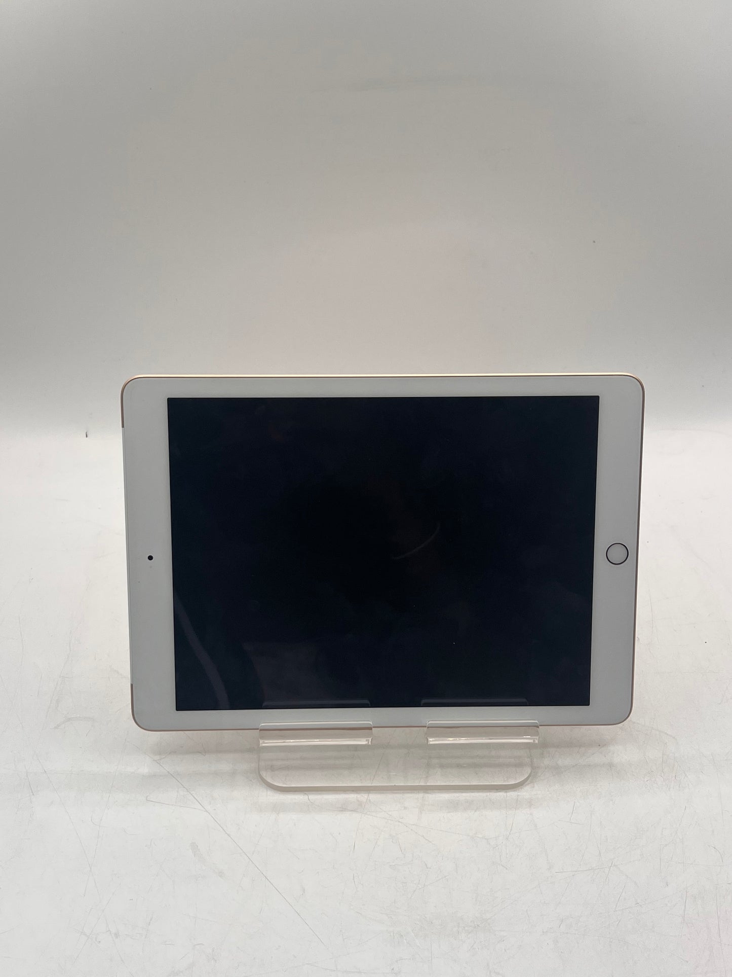 Unlocked  Apple iPad 5th Gen A1823 MPG62LL/A 32GB WiFi + Cellular Gold