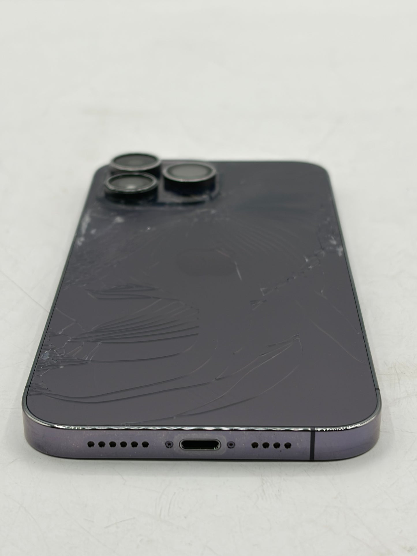 Unlocked Apple iPhone 14 Pro Max 128GB A2651 MQ8R3LL/A 80% BH CRACKED BACK