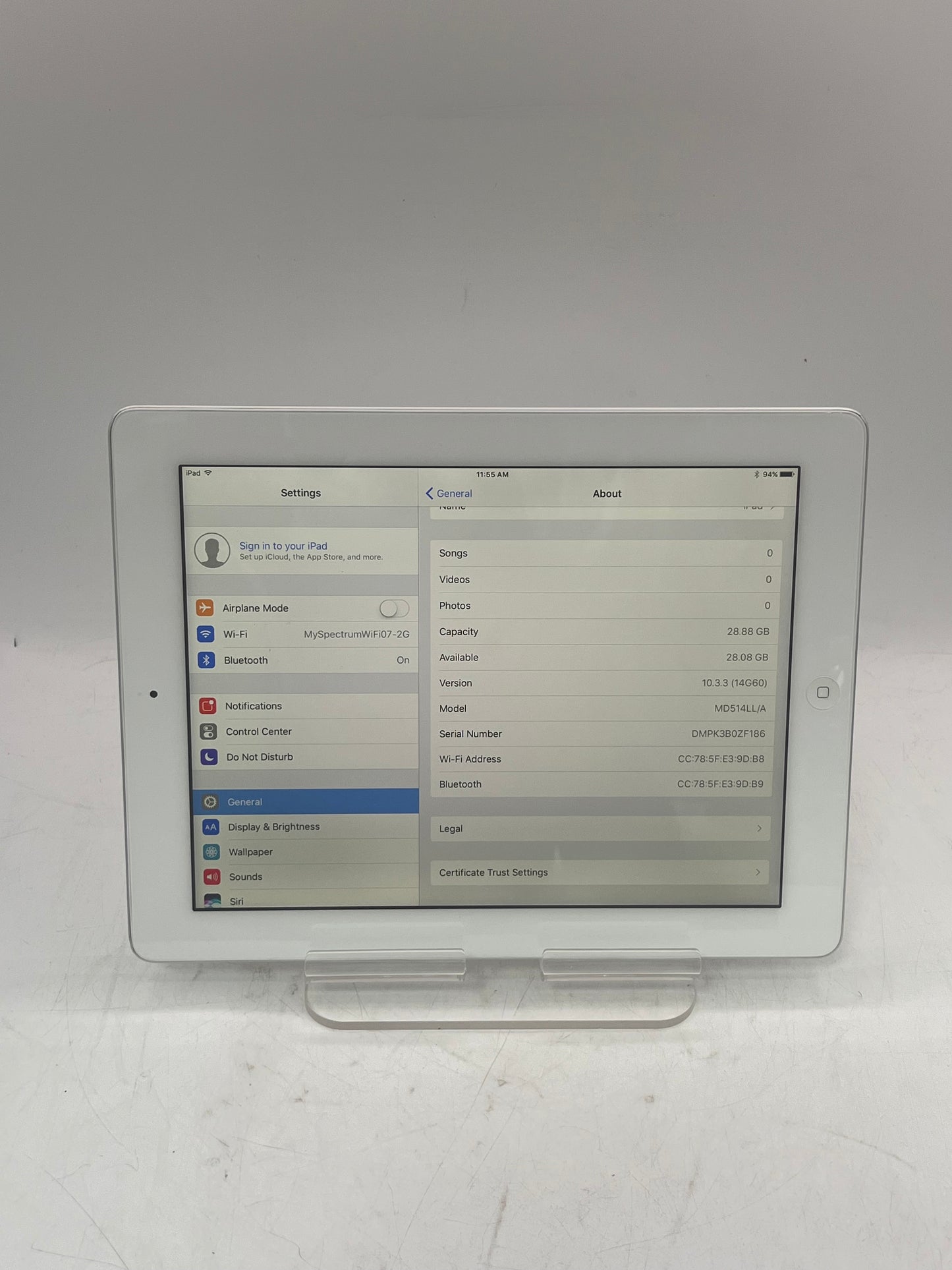 Unlocked Apple iPad 4th Gen A1458 MD514LL/A 32GB WiFi Tablet - White