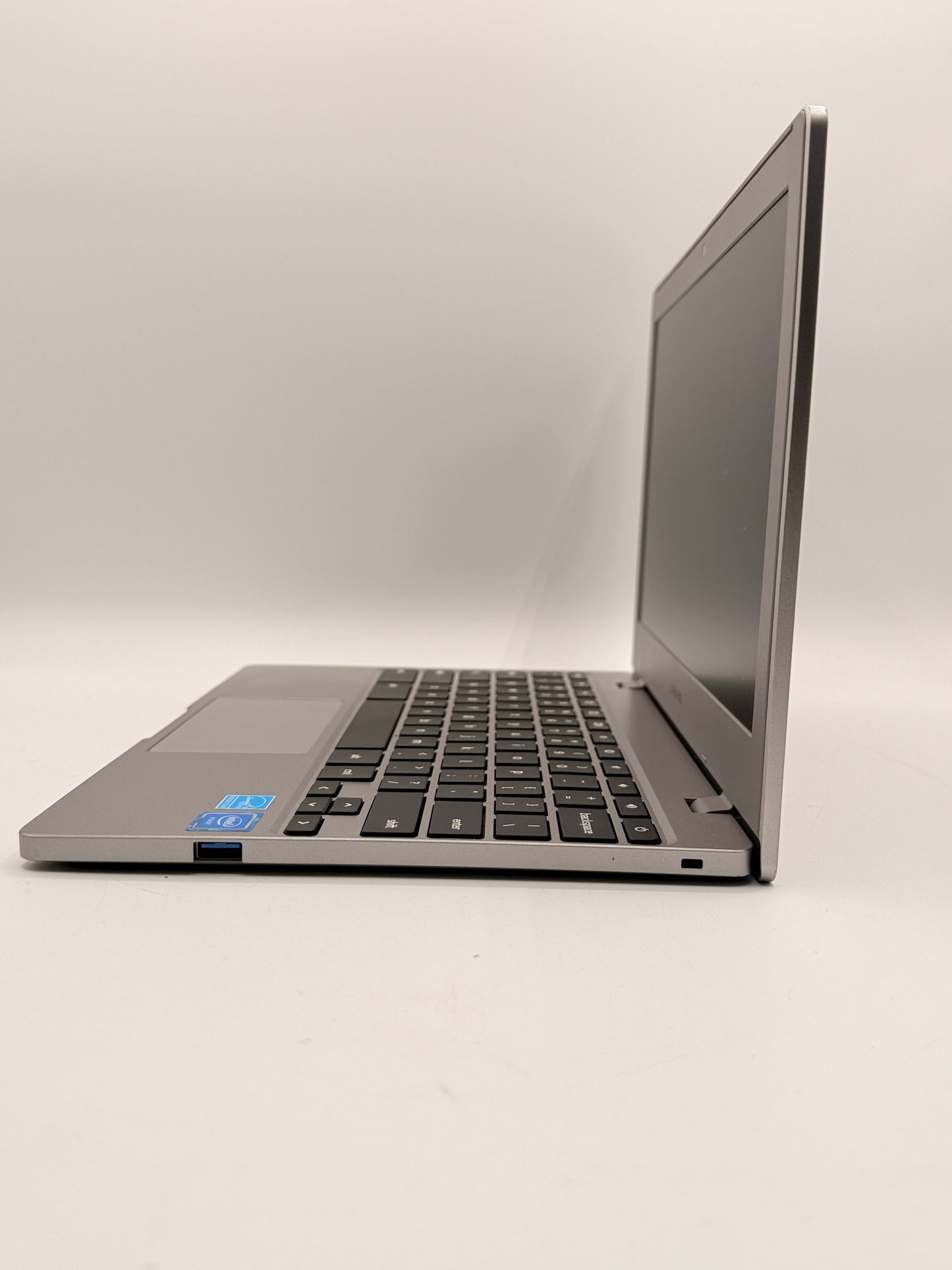 Samsung Chromebook 4 XE310XBA 11.6" Celeron N4020 2.8GHz 4GB RAM 32GB eMMC